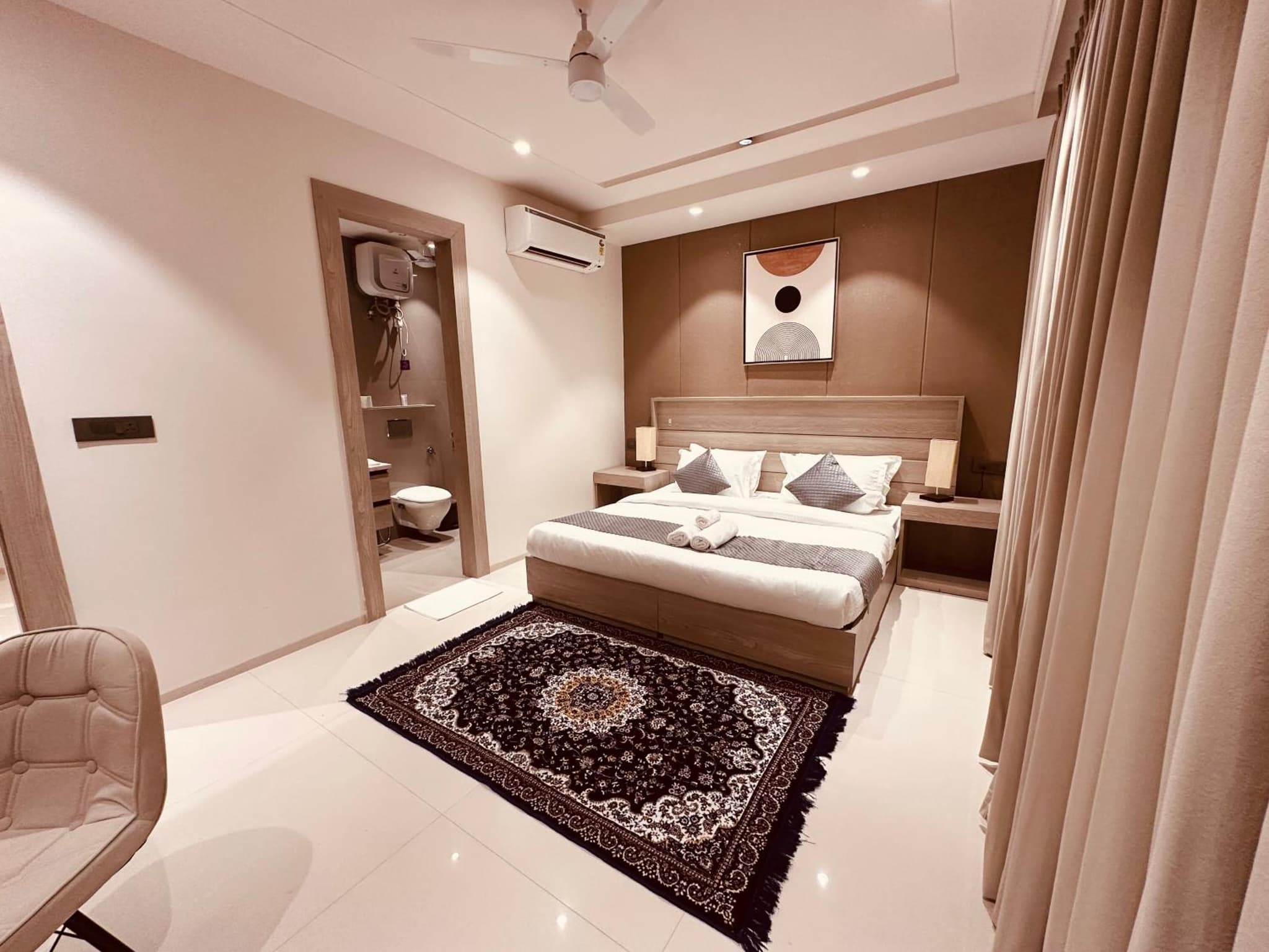 The Lodgers 2 BHK Serviced Apartment Near Artemis Hospital Sector 57 Gurgaon - Nearest Metro Station Sector 54 Chowk photo 5
