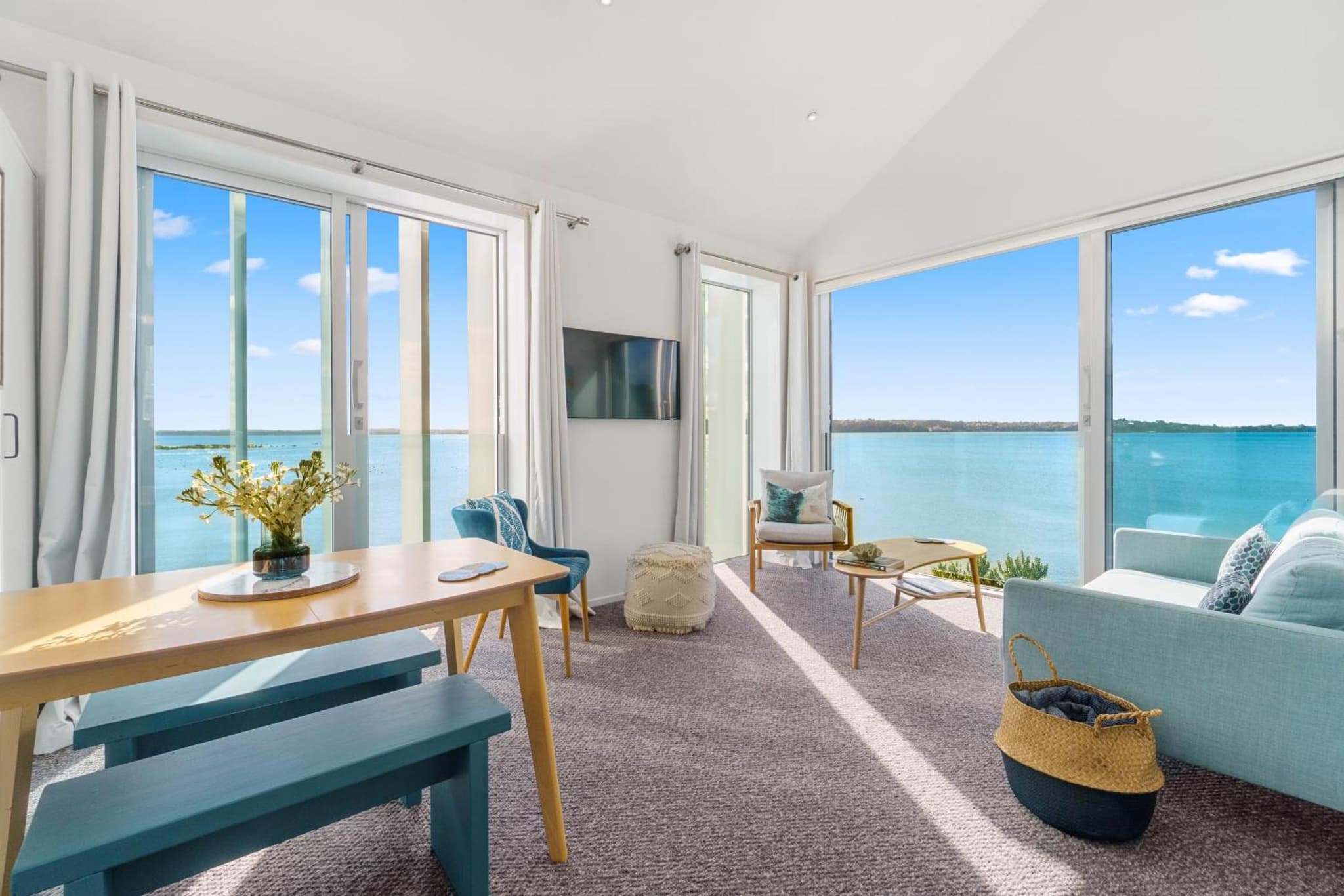 Harbour View - Westmere Holiday Apartment photo 6