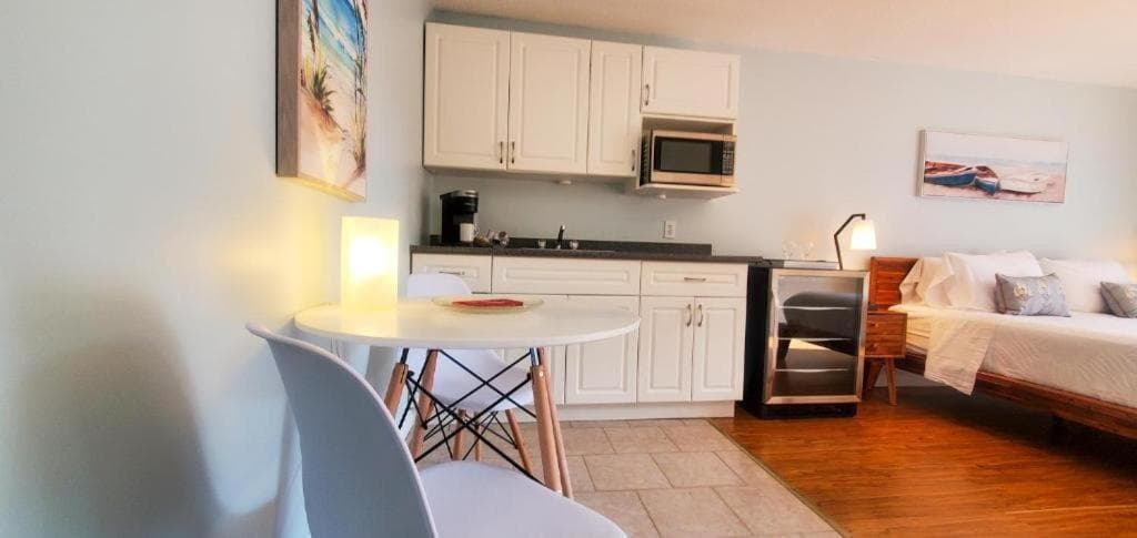Oasis by the Bay Vacation Suites photo 6