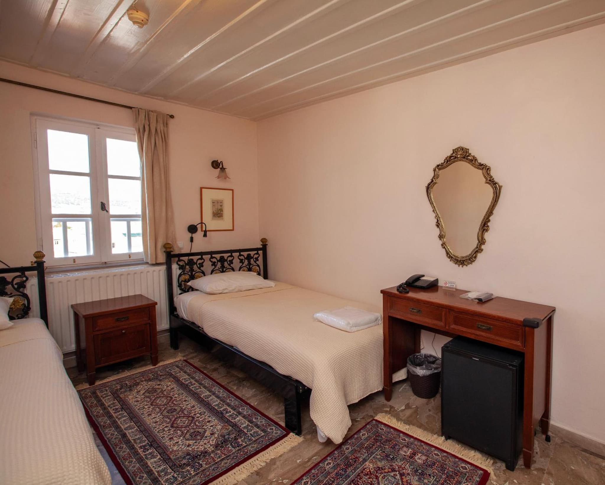 Byron Traditional Hotel photo 7