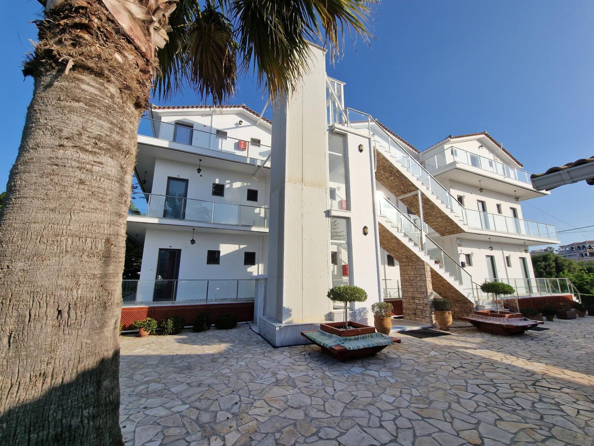 Pettas Apartments photo 2