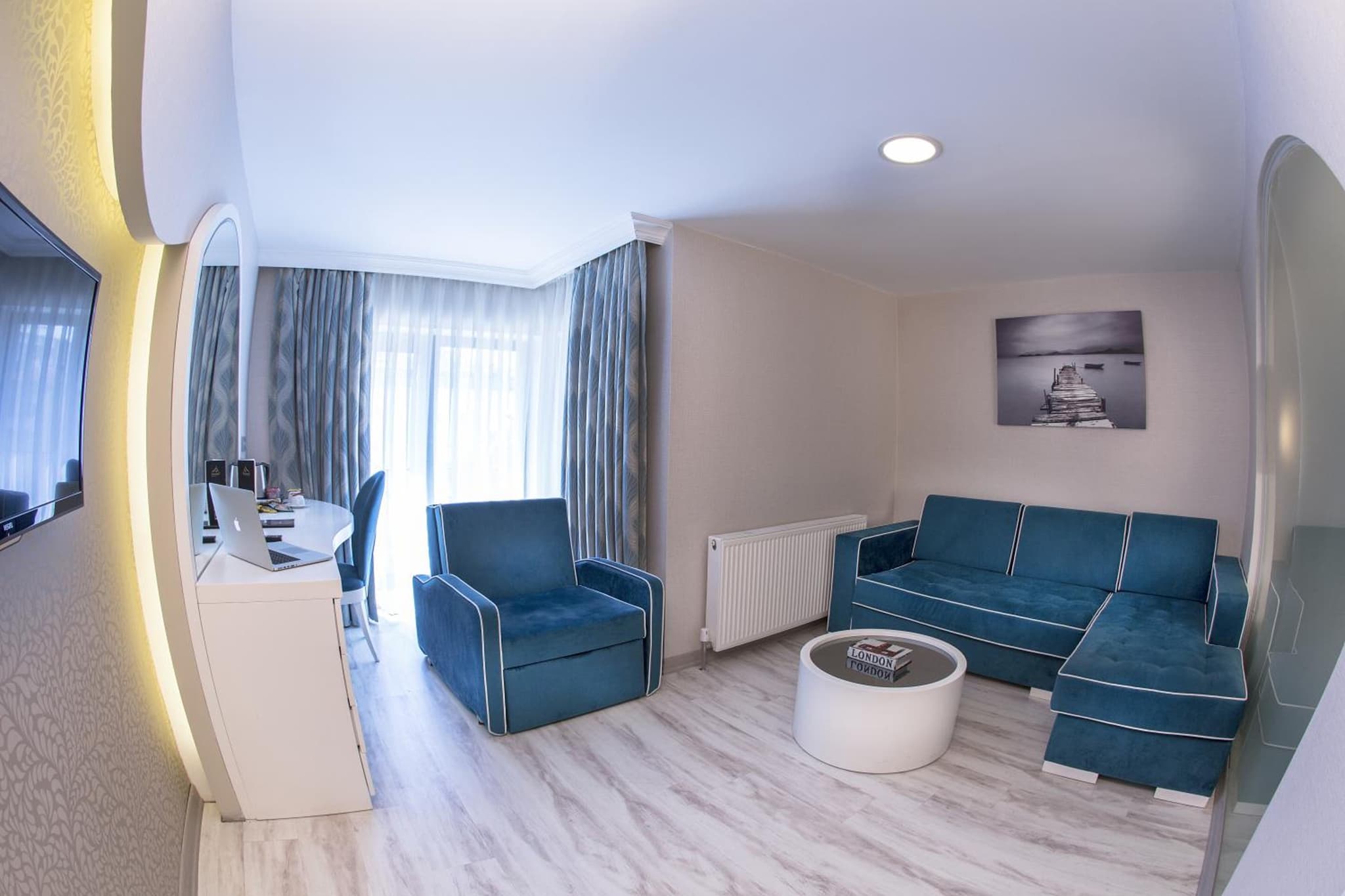 Demonti Hotel photo 8