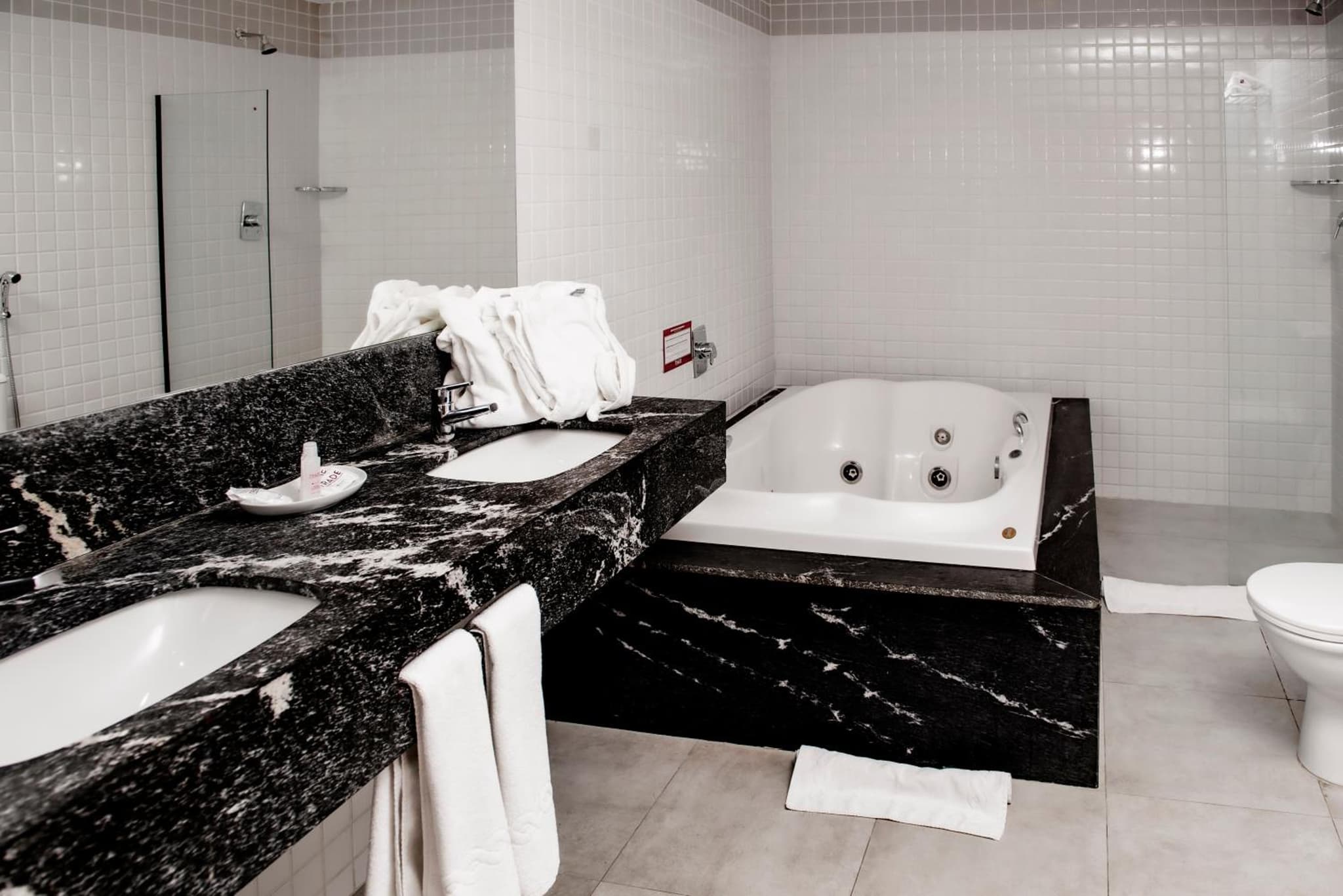 Trade Hotel photo 3
