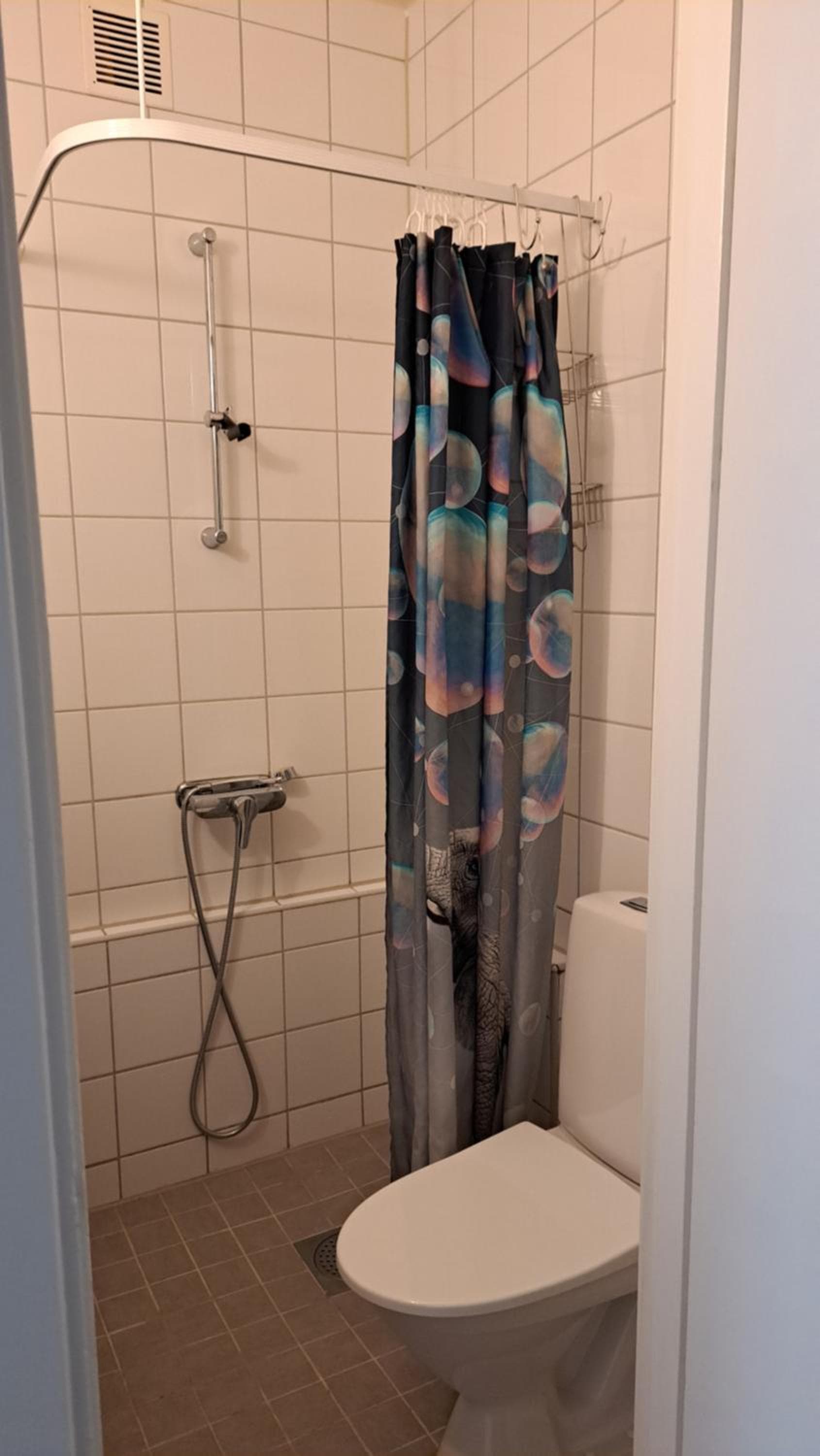 Room in apartment photo 2