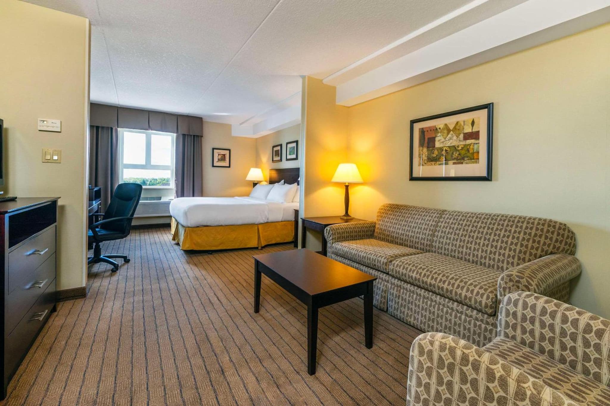 Comfort Inn & Suites photo 7