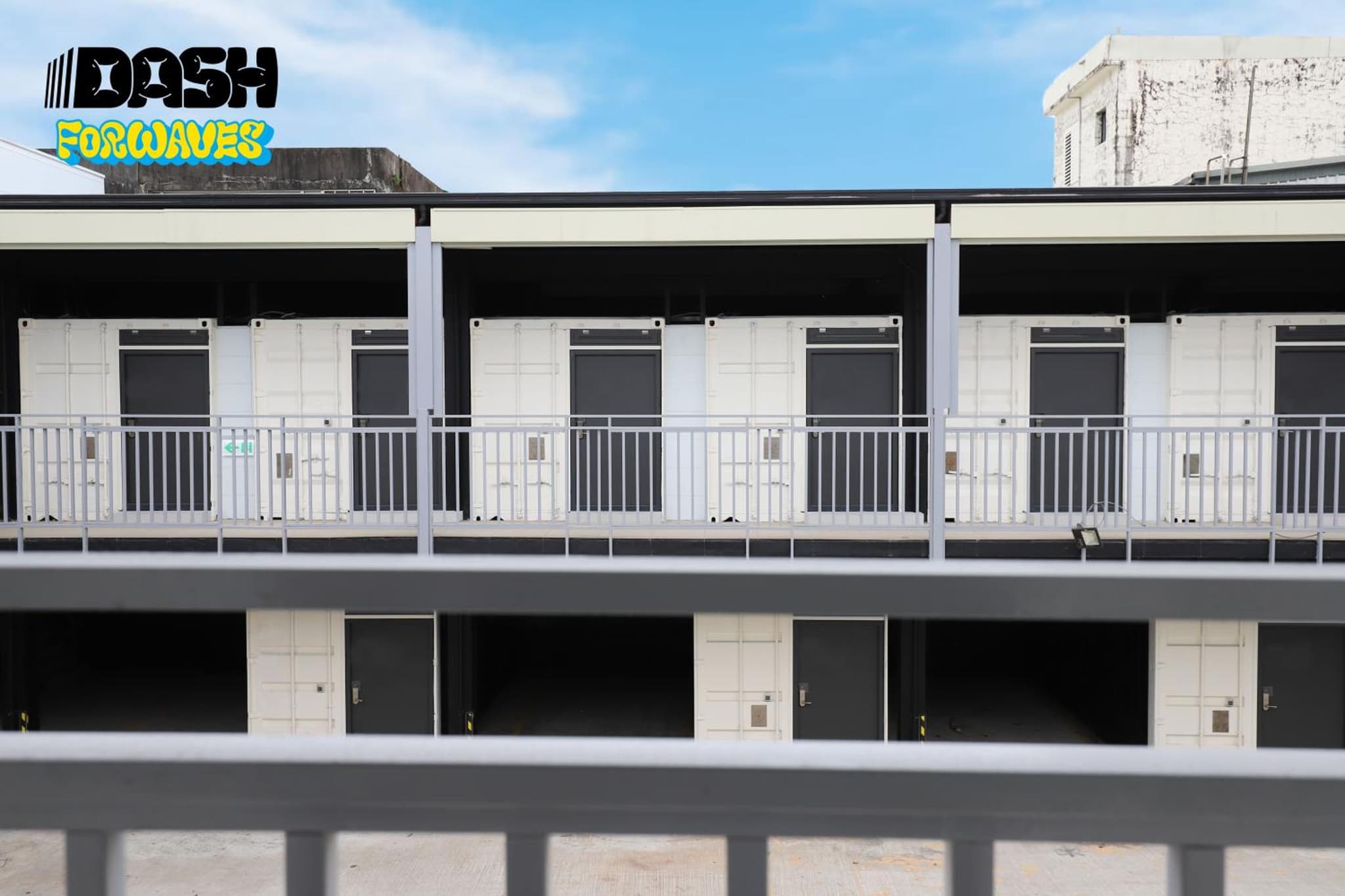 Dash Forwaves Hotel