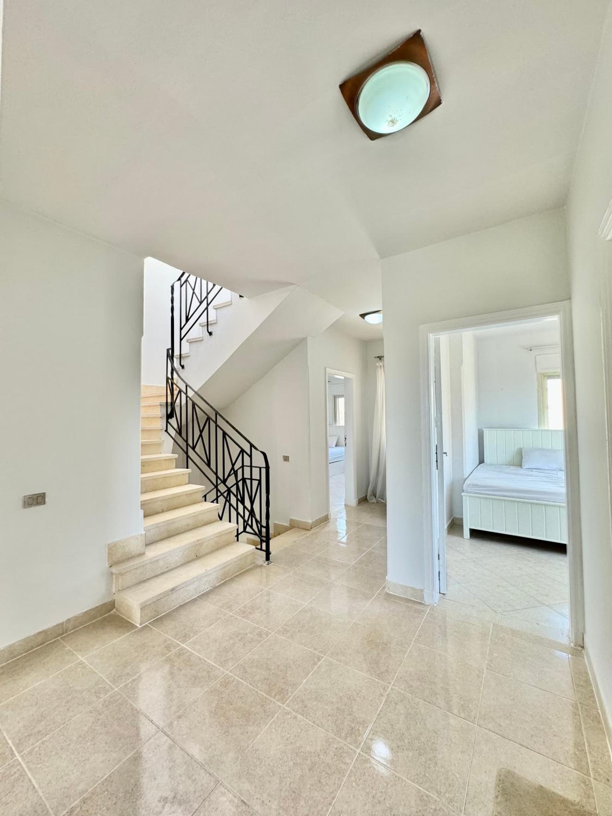 5-BRS Beachfront Standalone villa - Ein bay photo 2