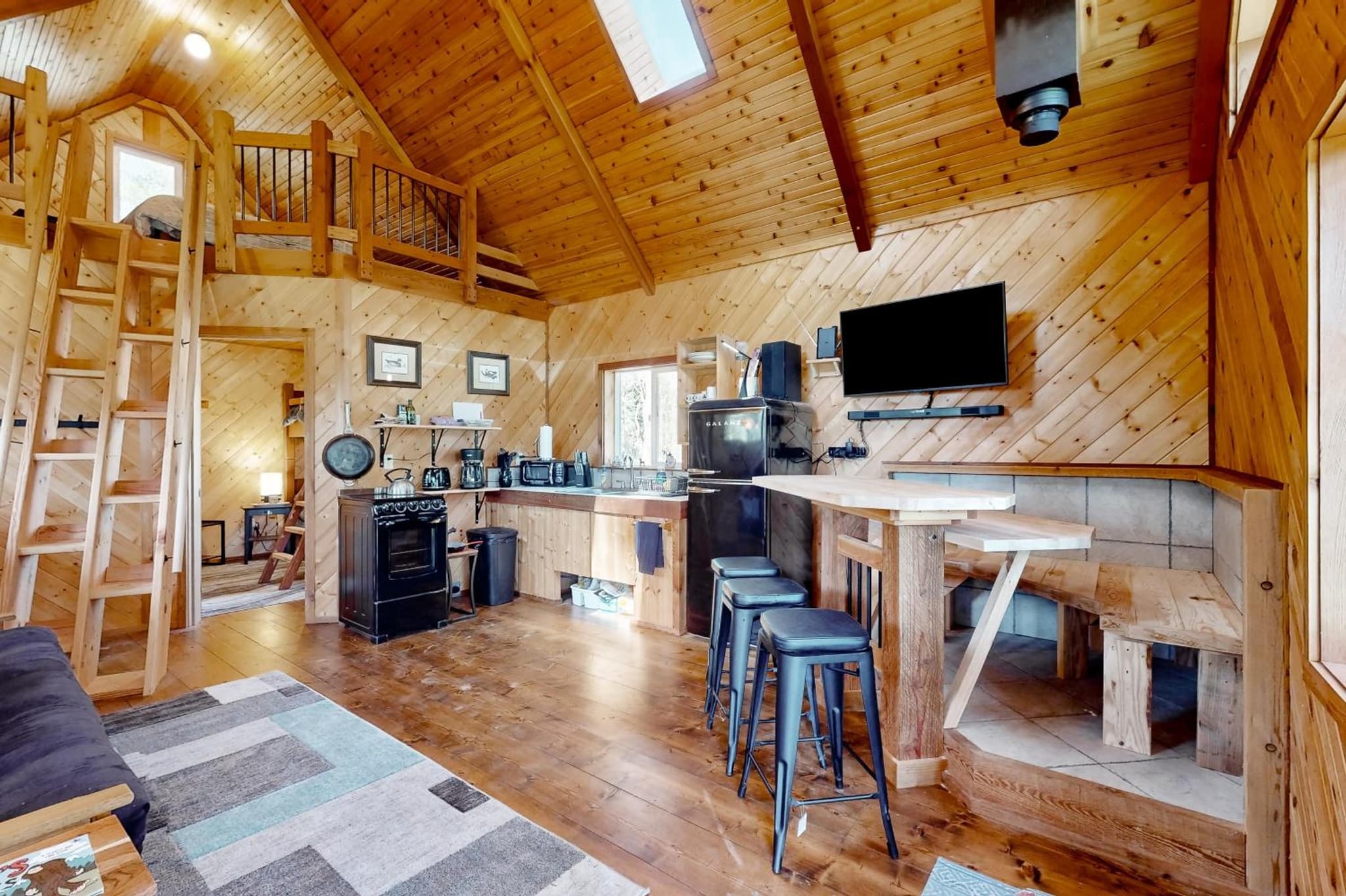 Romantic 15-Acre Hideout Near Foster Creek! photo 5