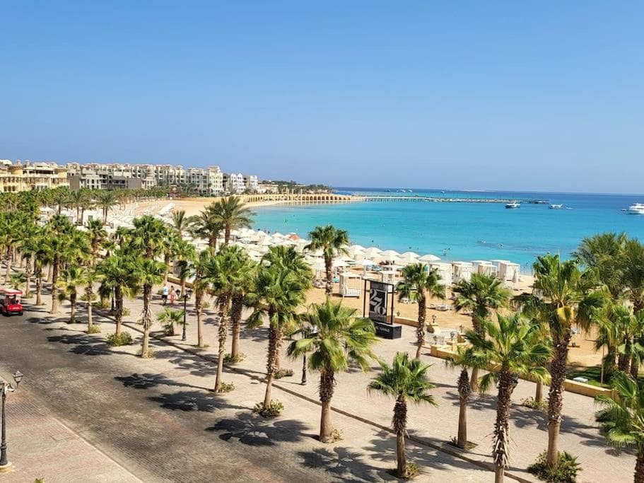 Velký apartmán 50 m od pláže s přístupem zdarma- Sahl Hasheesh Hurghada resort Andalusie
