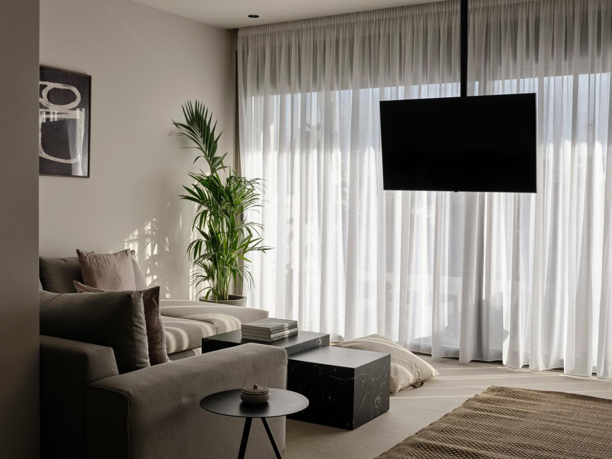 Bond Smart Living Suites photo 3
