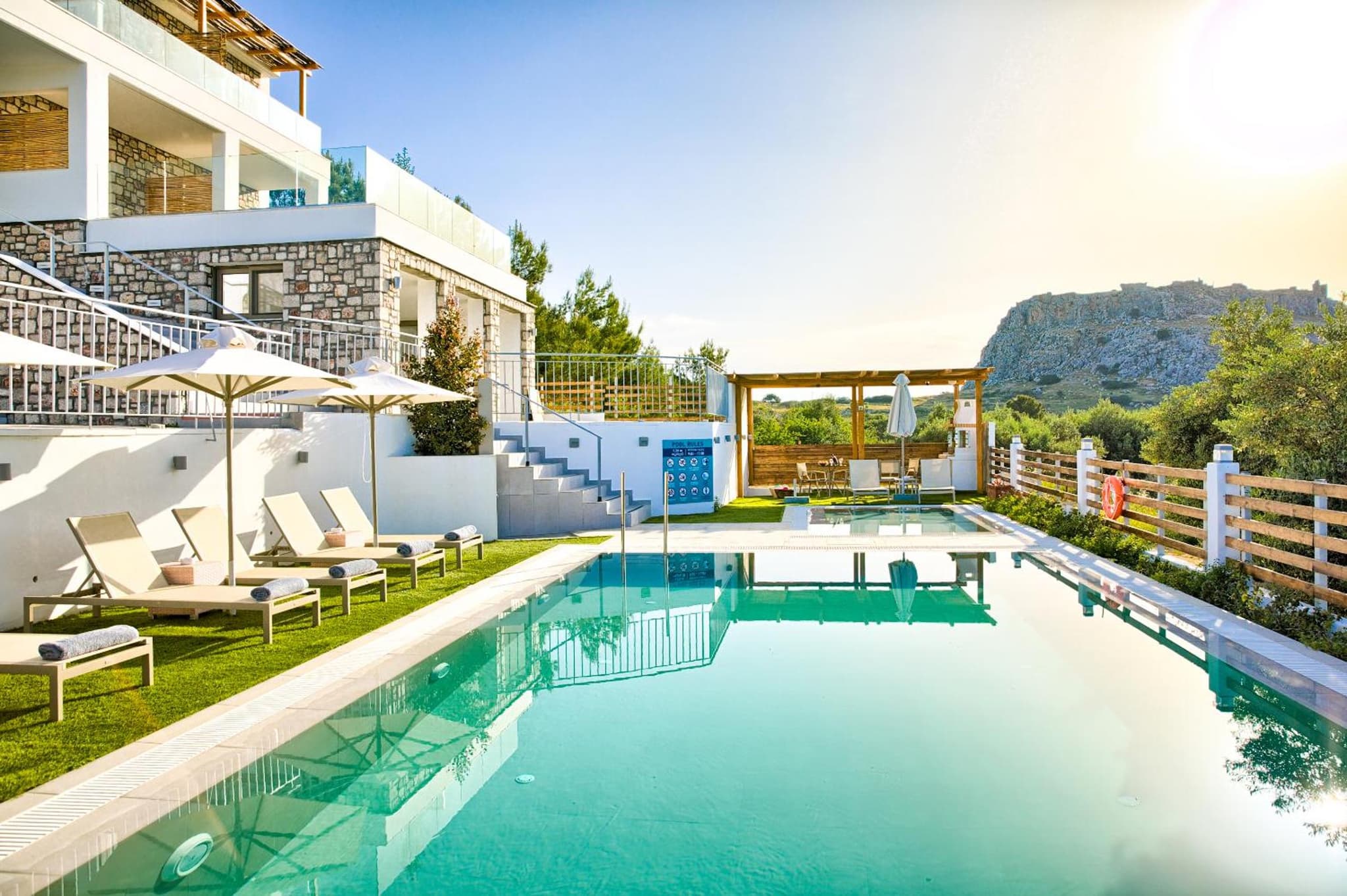 KOUROS STONE SUITES photo 9