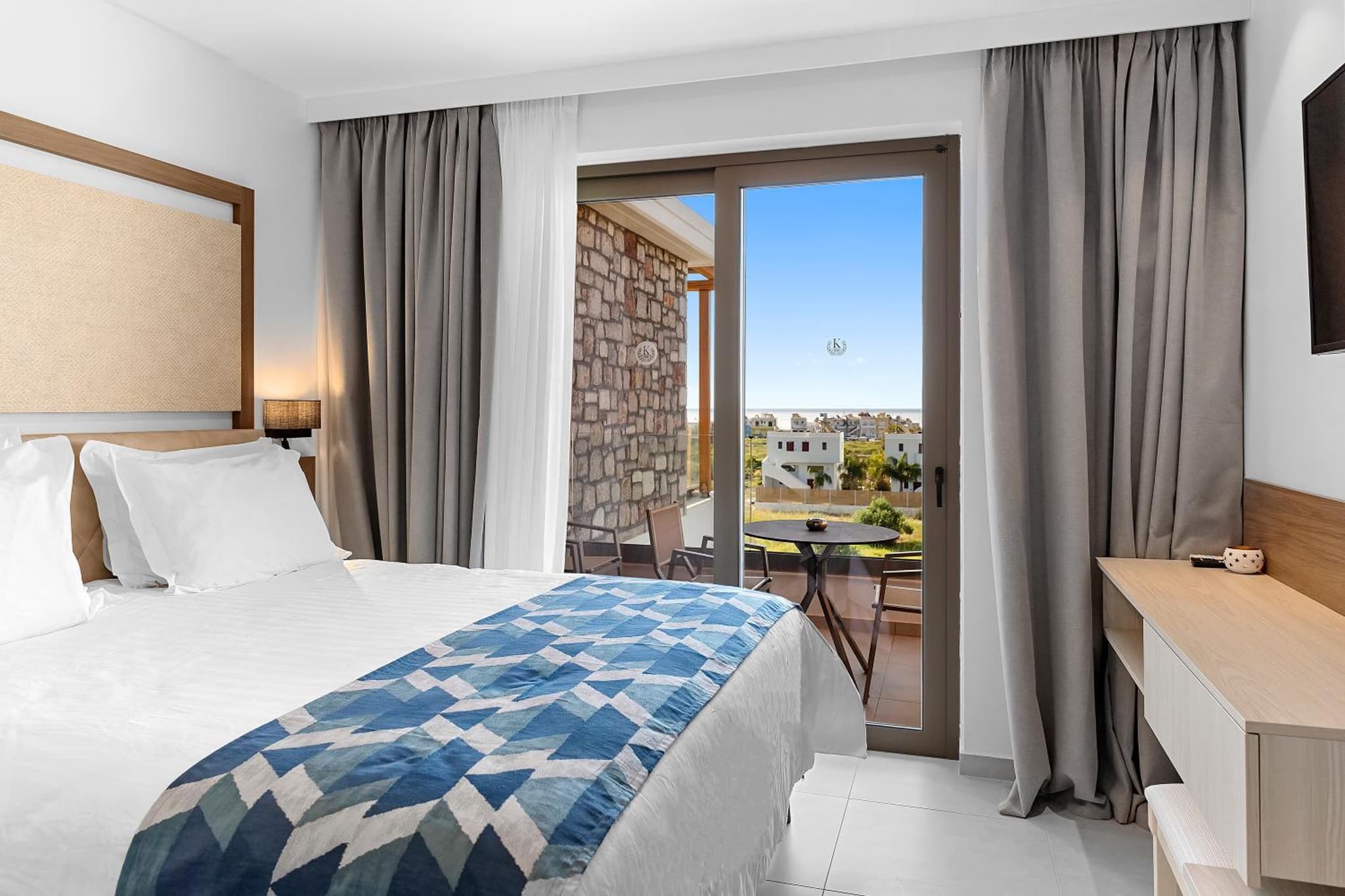 KOUROS STONE SUITES photo 3