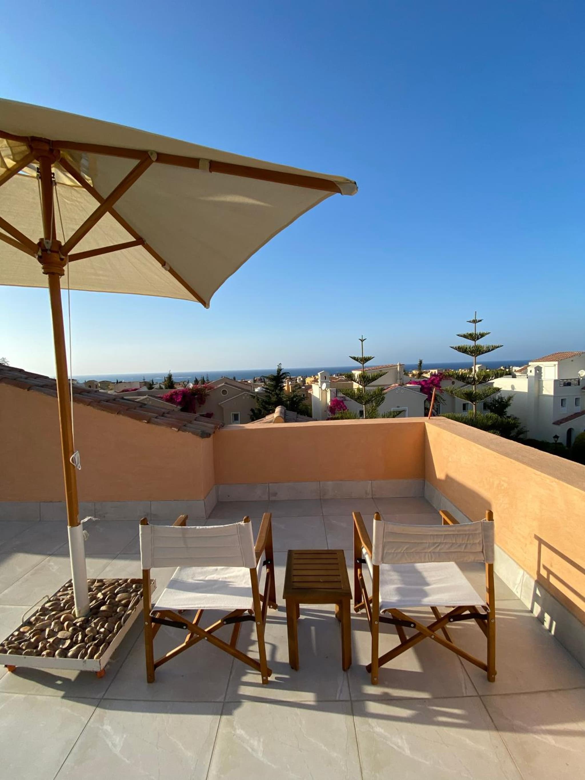 Luxury Beach Living in Mountain View photo 8