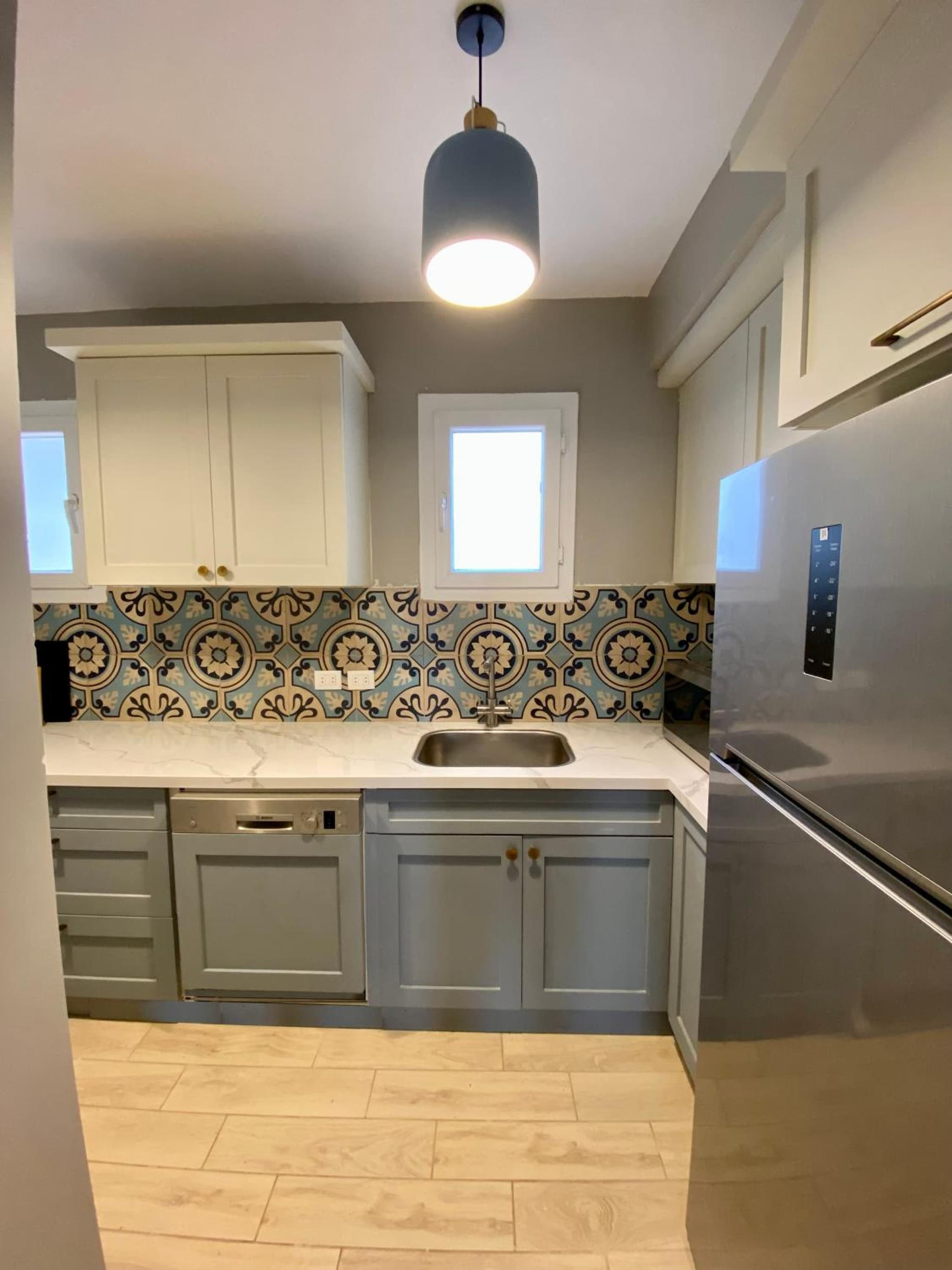 Luxury Beach Living in Mountain View photo 5