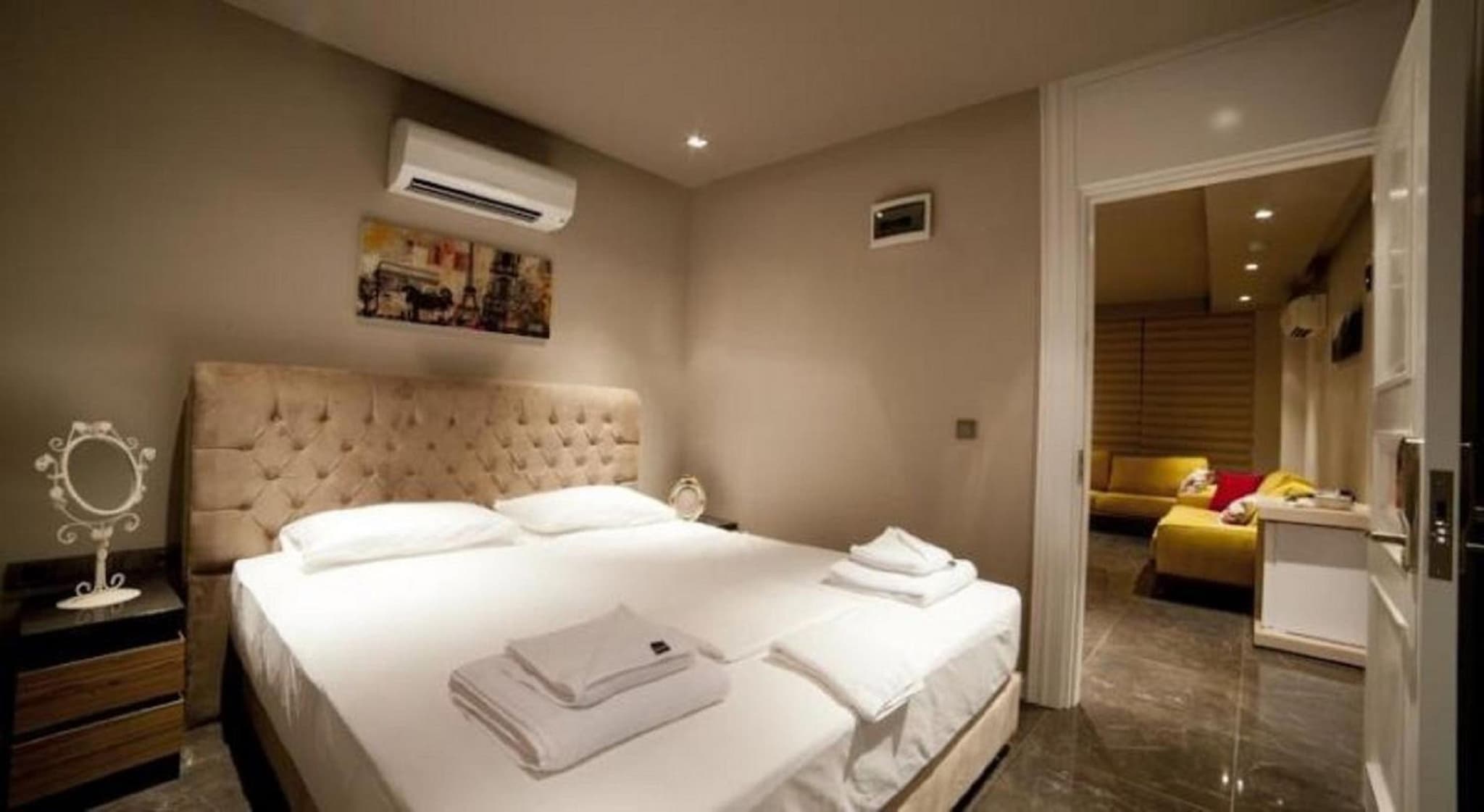 Upper House photo 5