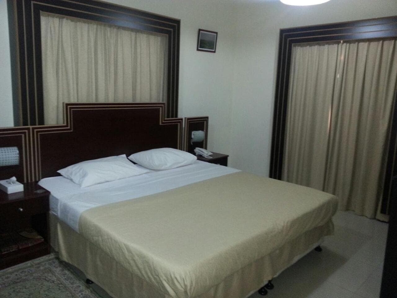 Dolphin Hotel photo 2