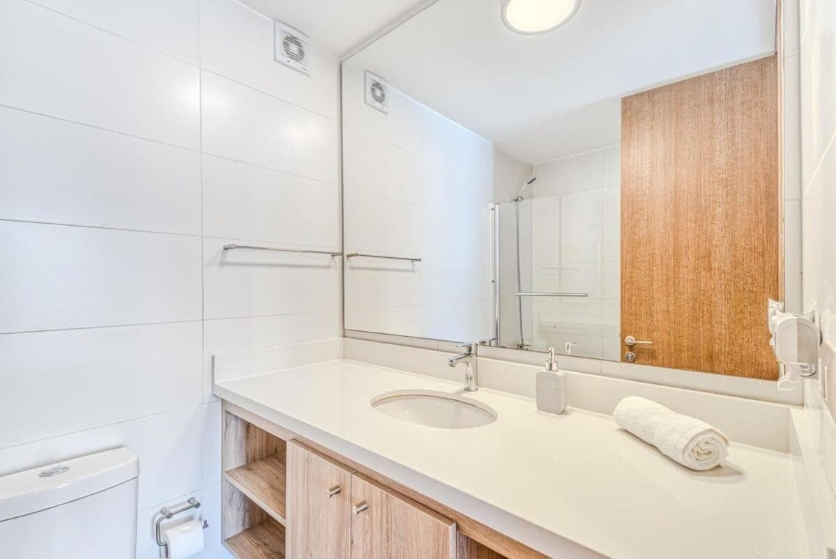Infinite Coast 2BR with pool & free parking photo 5