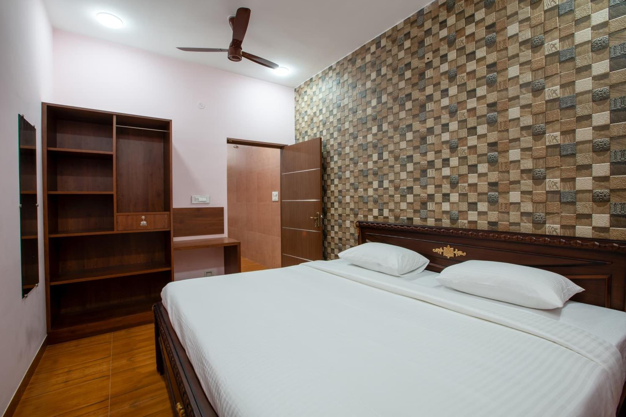 MUGUNDAN 'S SMART STAY photo 8