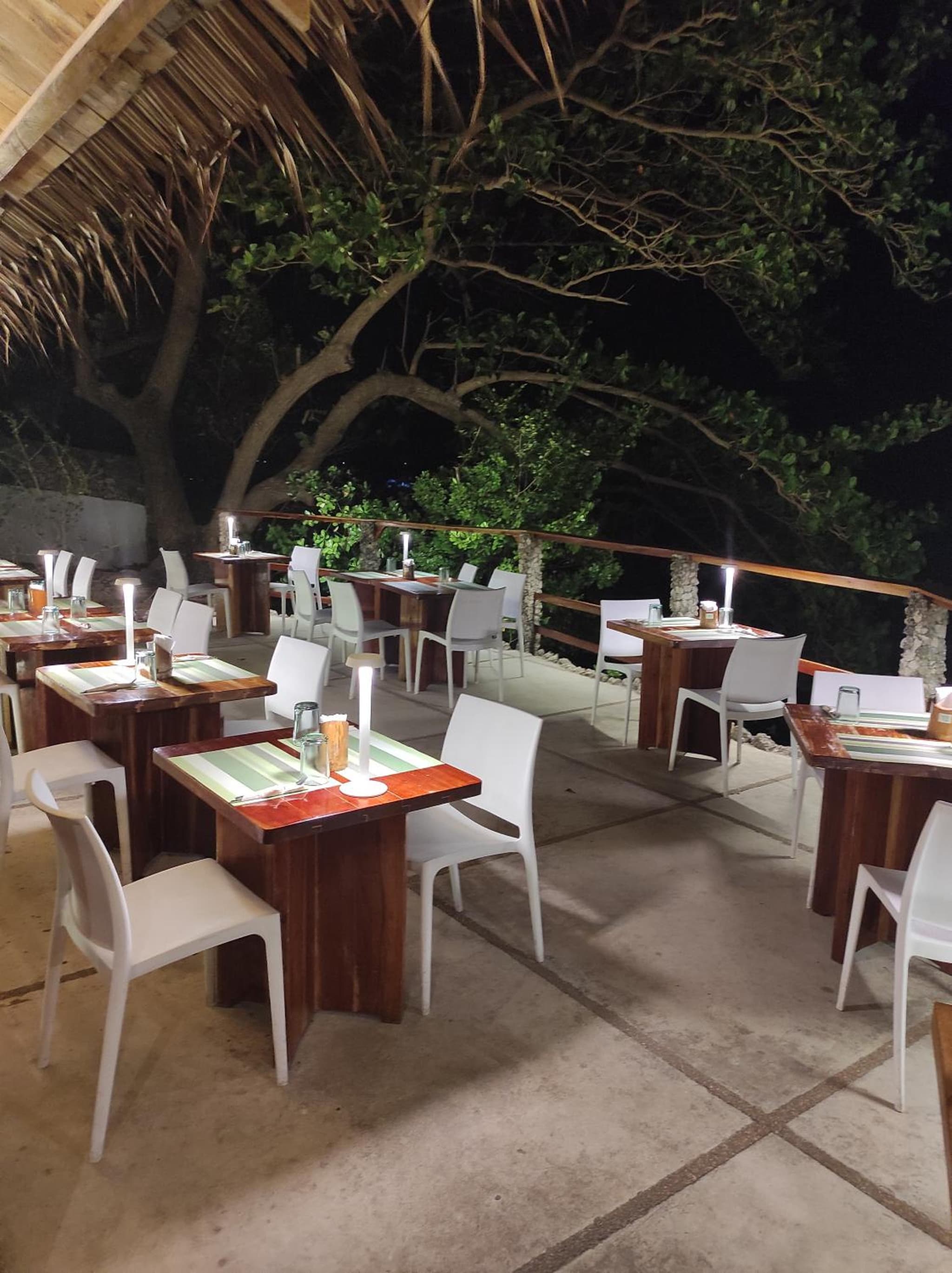 Tepanee Beach Resort photo 4