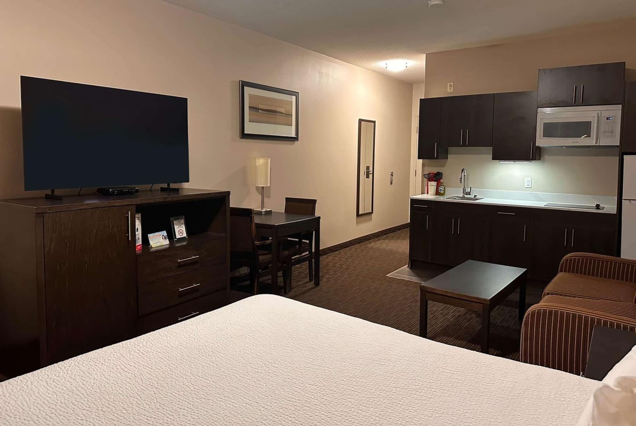 Ramada by Wyndham Estevan photo 6