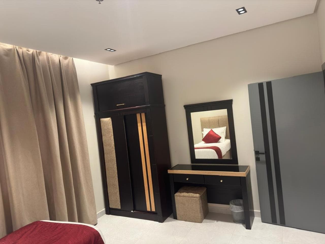 Golden Galaxies Serviced Apartments photo 9