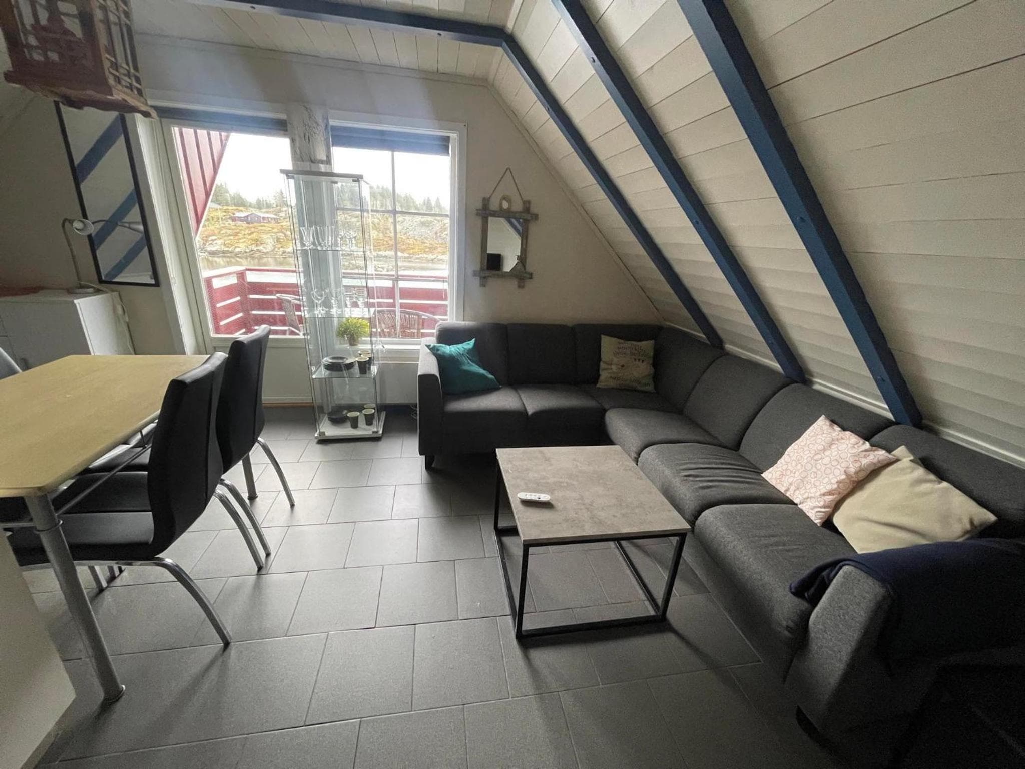 Nautnes sea view apartment photo 9