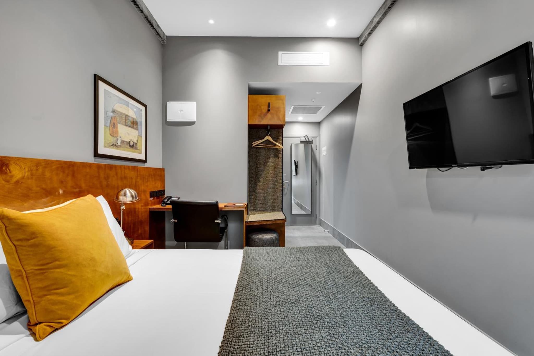 King and Queen Hotel Suites photo 9