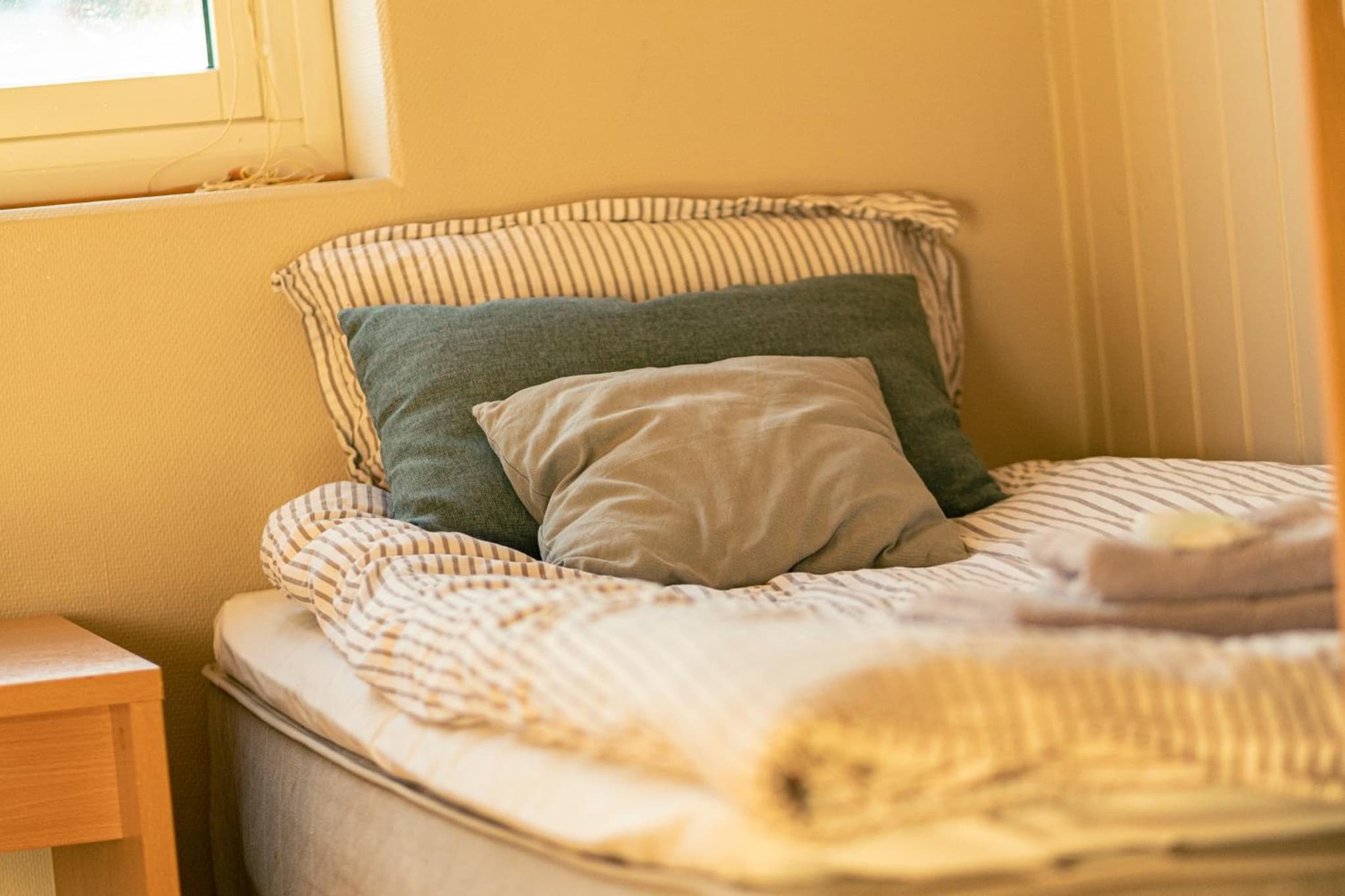 Cozy Studio Close to City, Kitchen & Parking