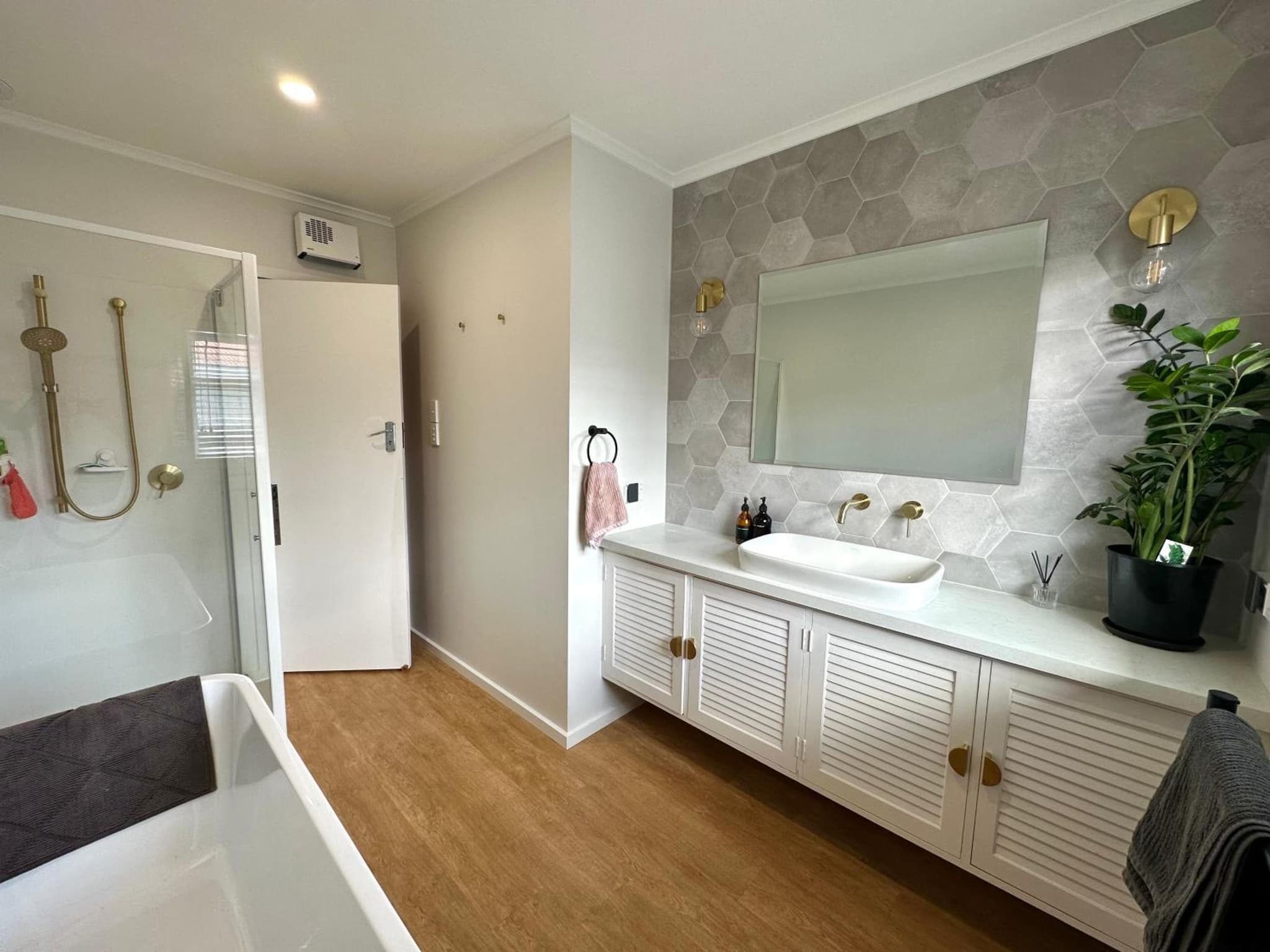 Sunny & Cosy Napier Home! photo 9