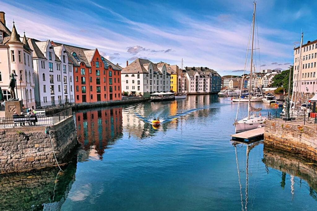Sunny apartment in Ålesund city photo 2