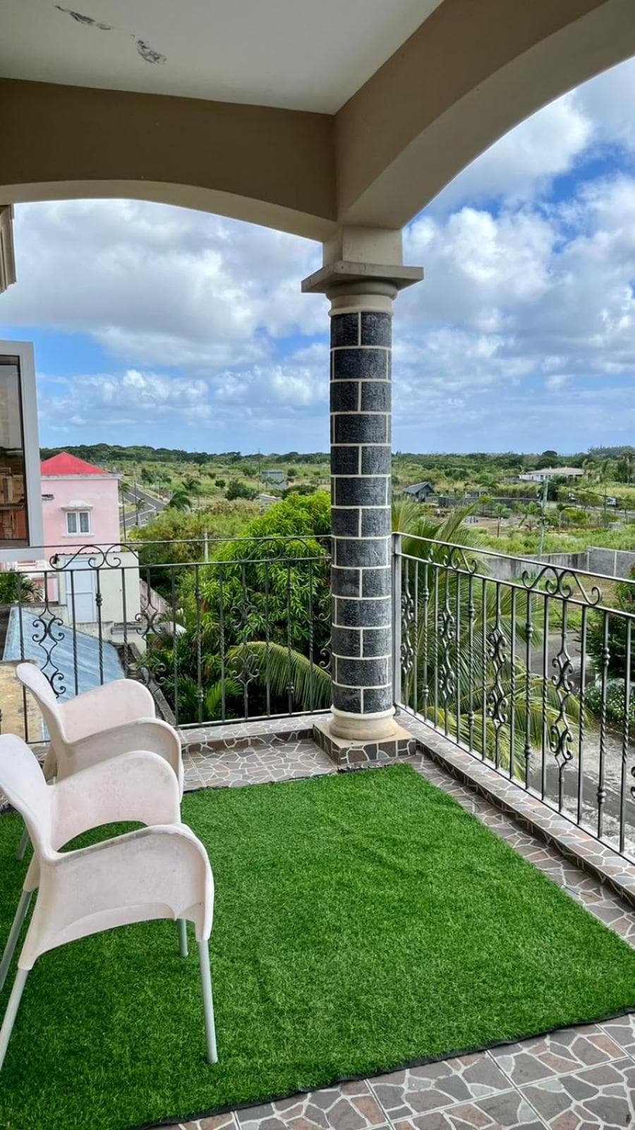 Cozy Apartment with Pool & 10 mins walk to Beach photo 3
