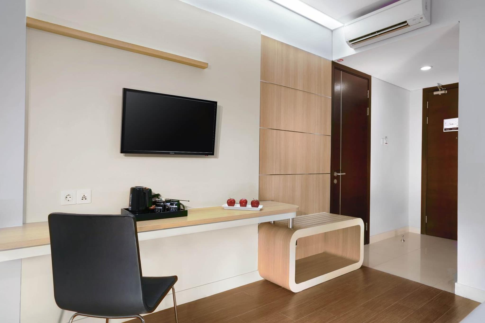 Hotel Neo Gubeng by ASTON photo 6