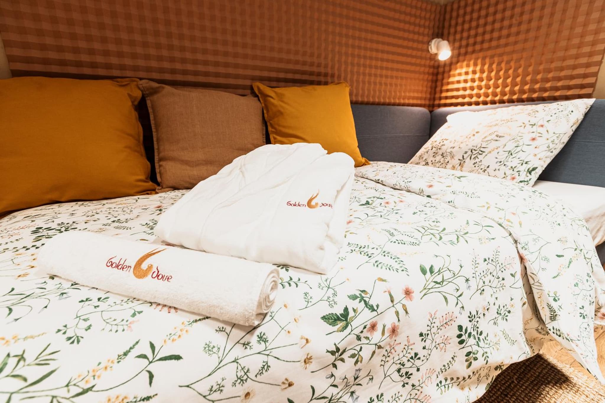 Golden Dove Luxury Apartment photo 9
