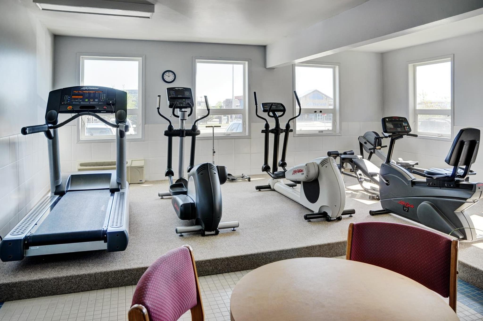 Lakeview Inns & Suites - Okotoks photo 9