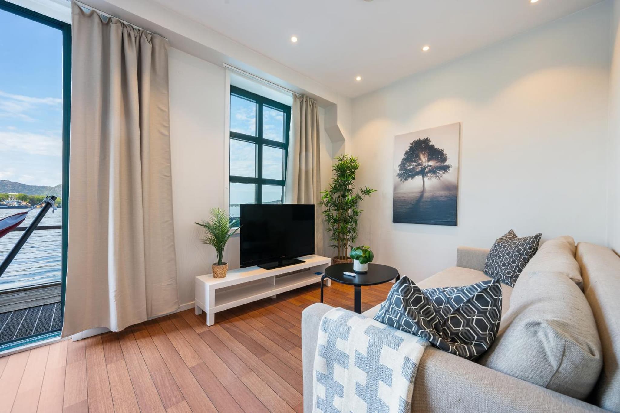 New! Sea front apt. with terrace above the sea! photo 8