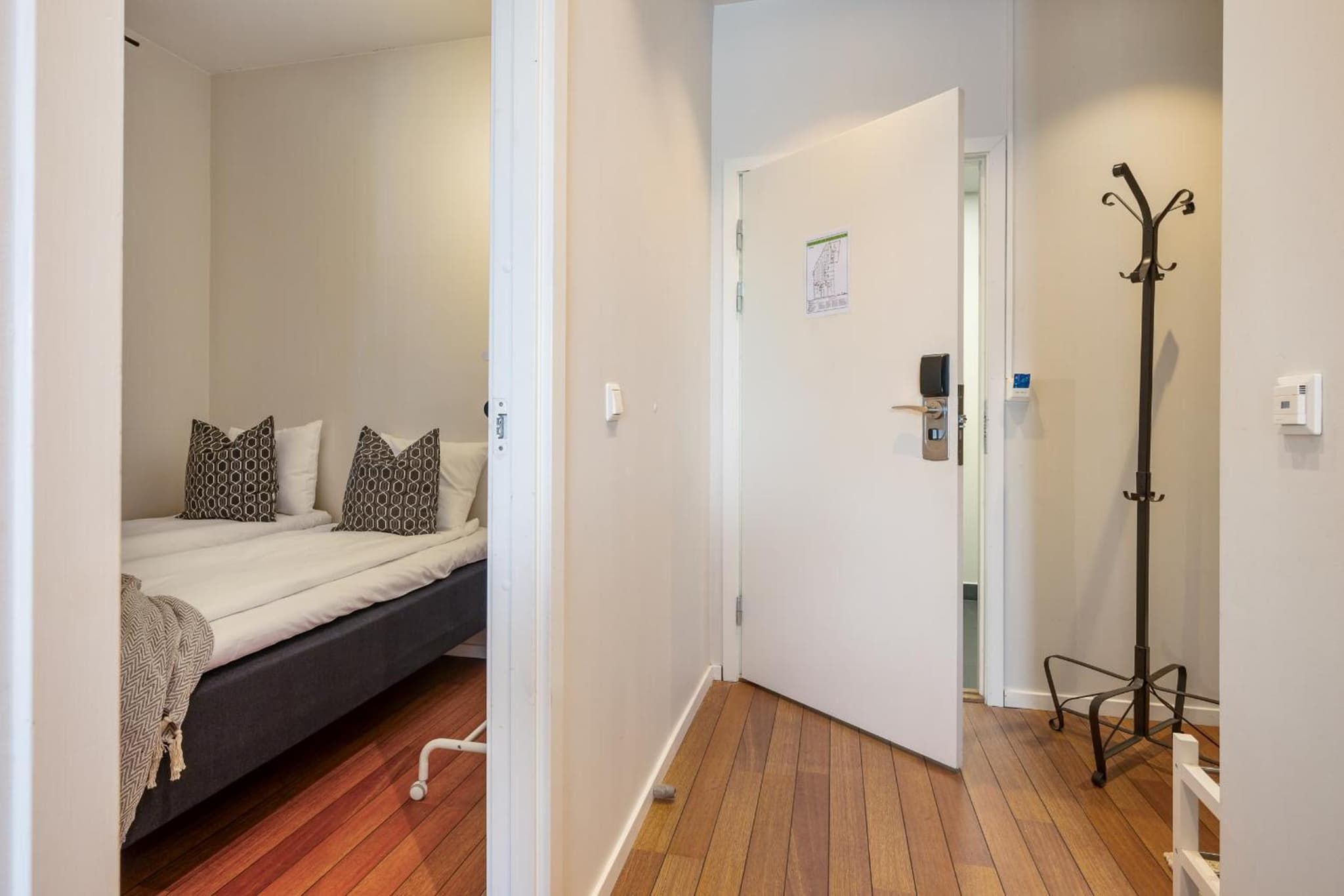 New! Sea front apt. with terrace above the sea! photo 4