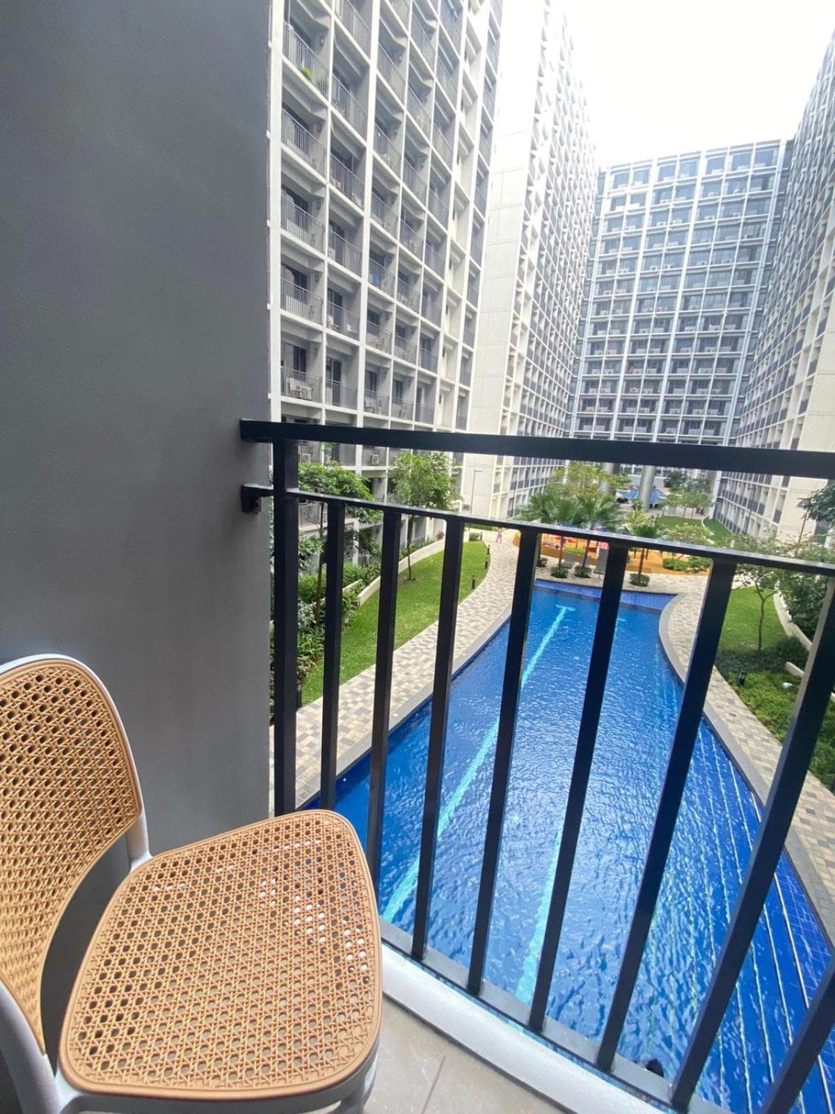 Cozy Vibes near MOA & NAIA AIRPORT with NETFLIX,MINIVIDEOKE,BOARDGAMES-DUXE3 photo 9