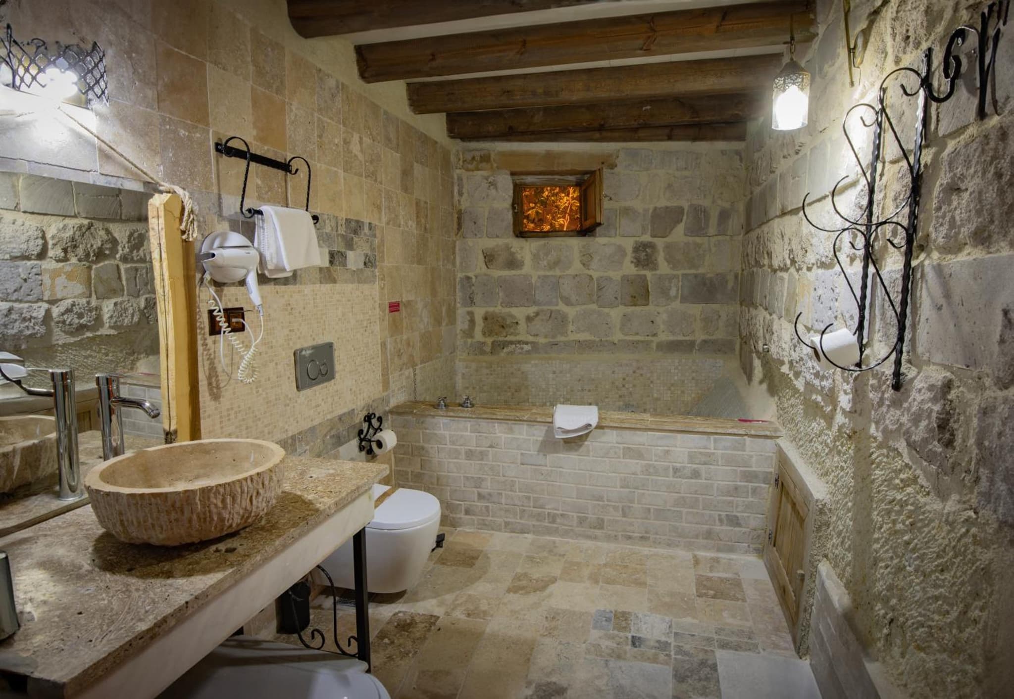Sur Cave Hotel photo 2