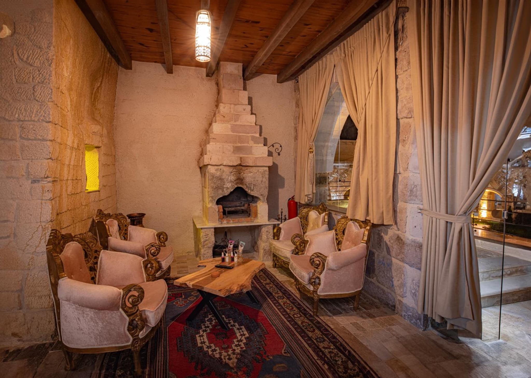 Sur Cave Hotel photo 6