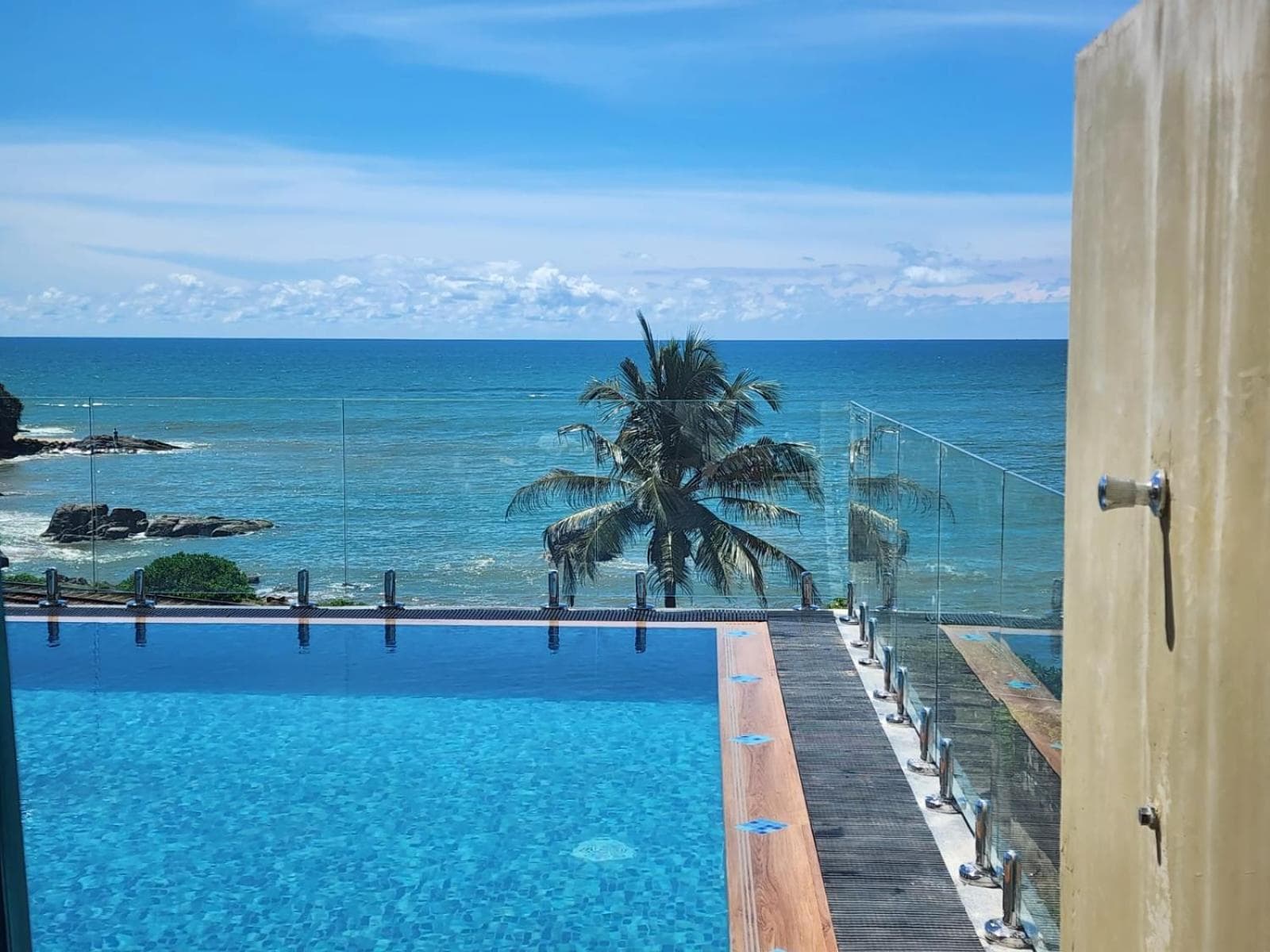 Lavinia Bay Beach Hotel photo 5