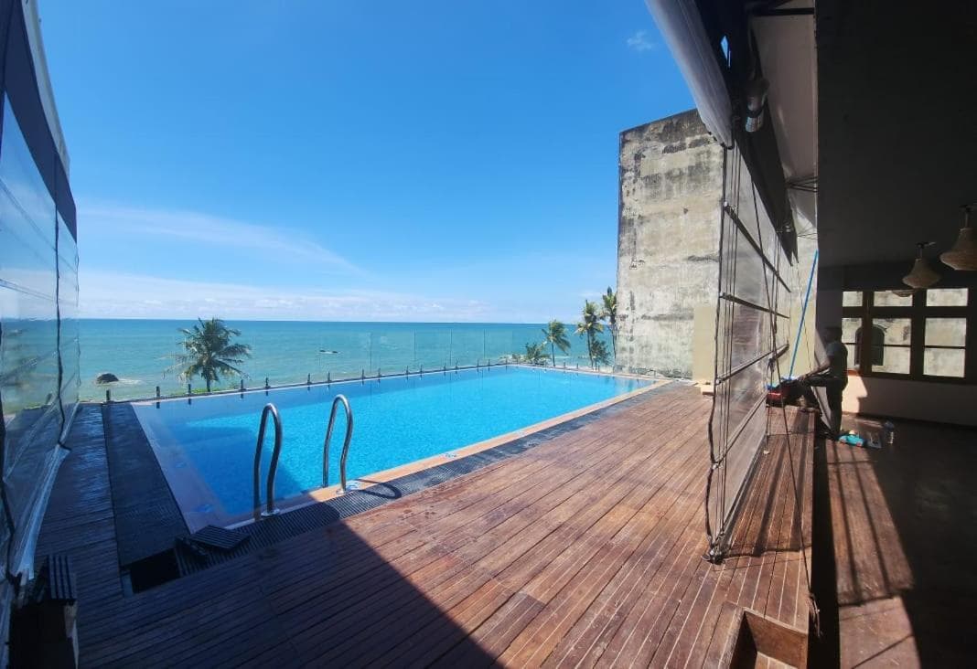 Lavinia Bay Beach Hotel photo 6