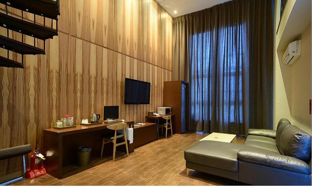 hotel room