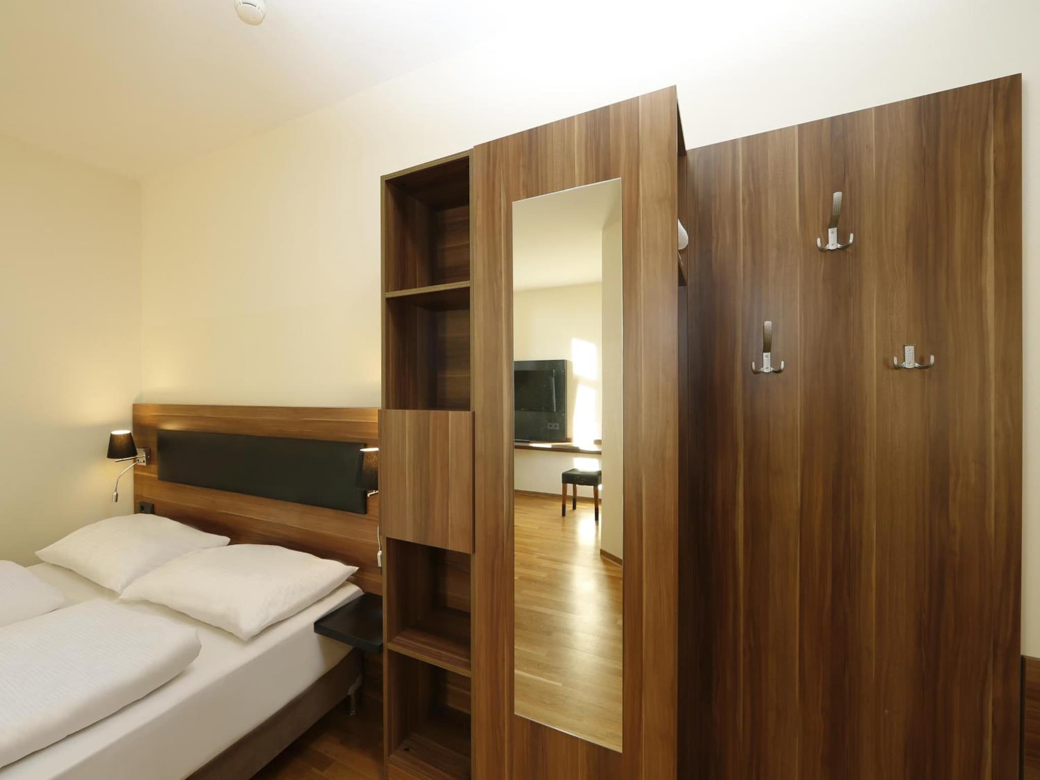 B&B HOTEL Berlin-Adlershof photo 2