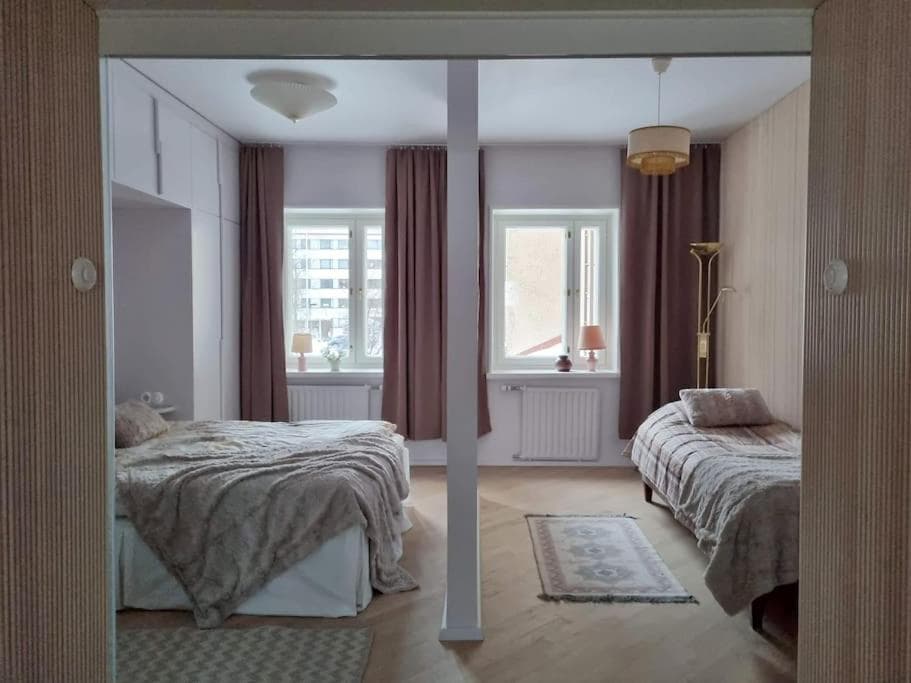 Unique 50s Style Suite, autohalli photo 7