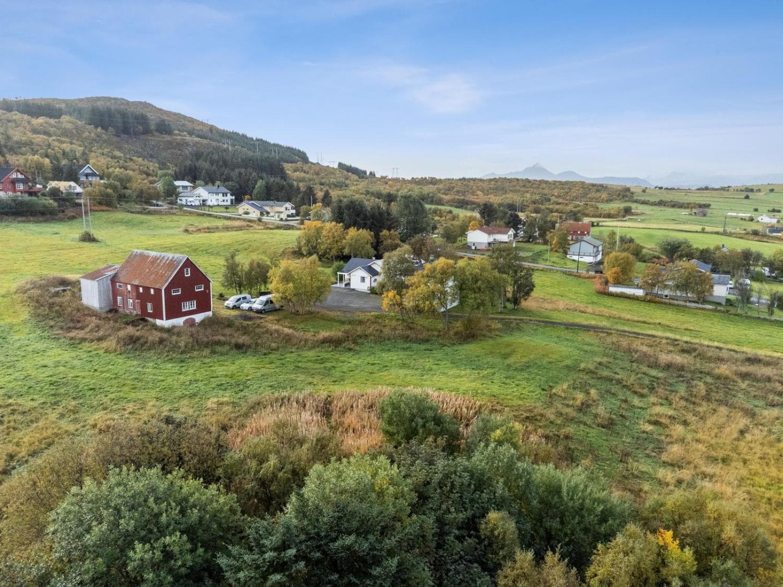 2 Houses and A Barn photo 8
