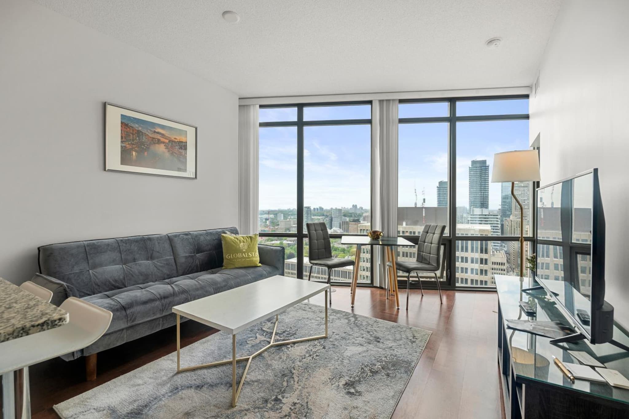 Globalstay. Burano Condos in Downtown Toronto photo 7