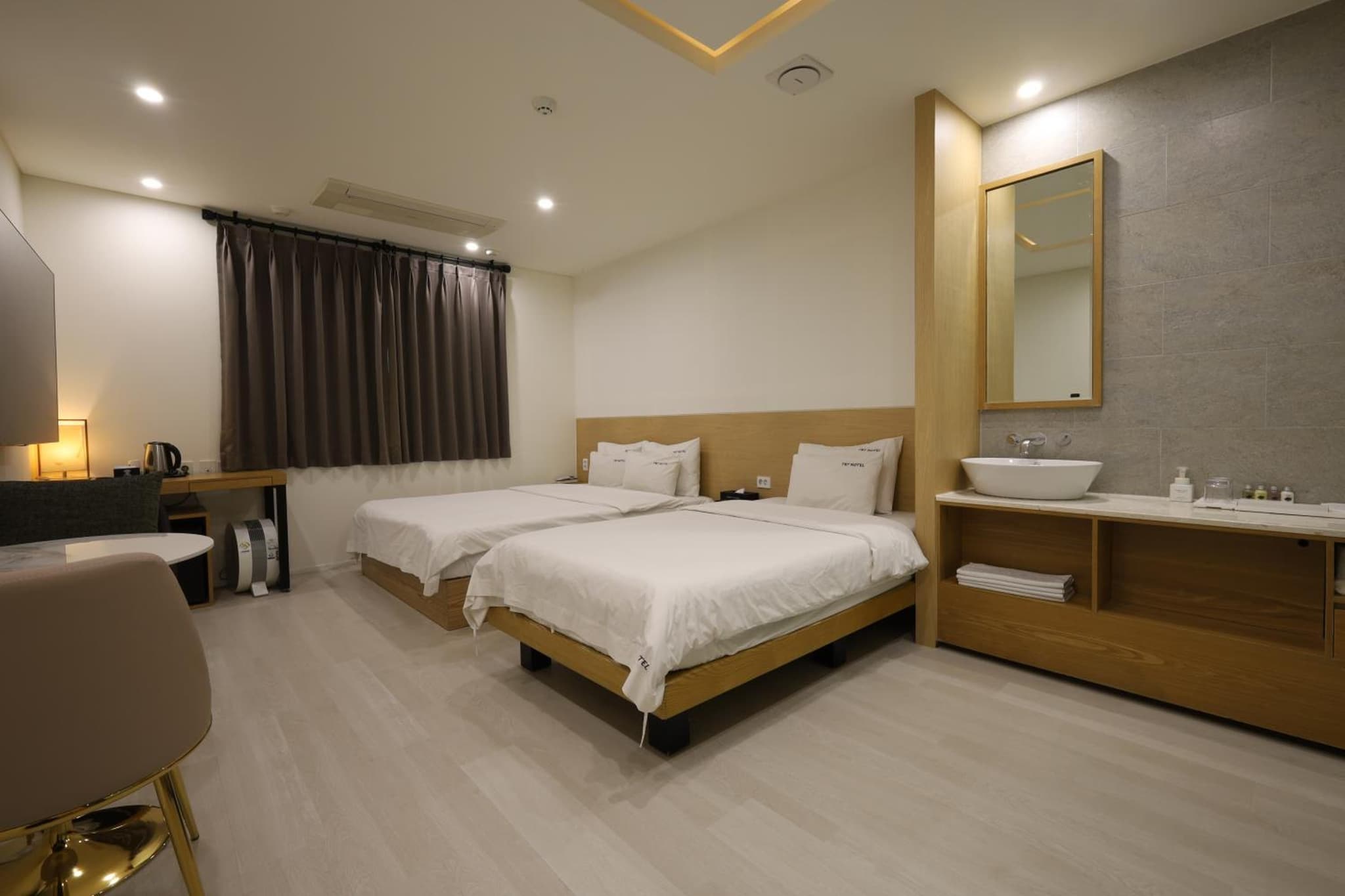 hotel room