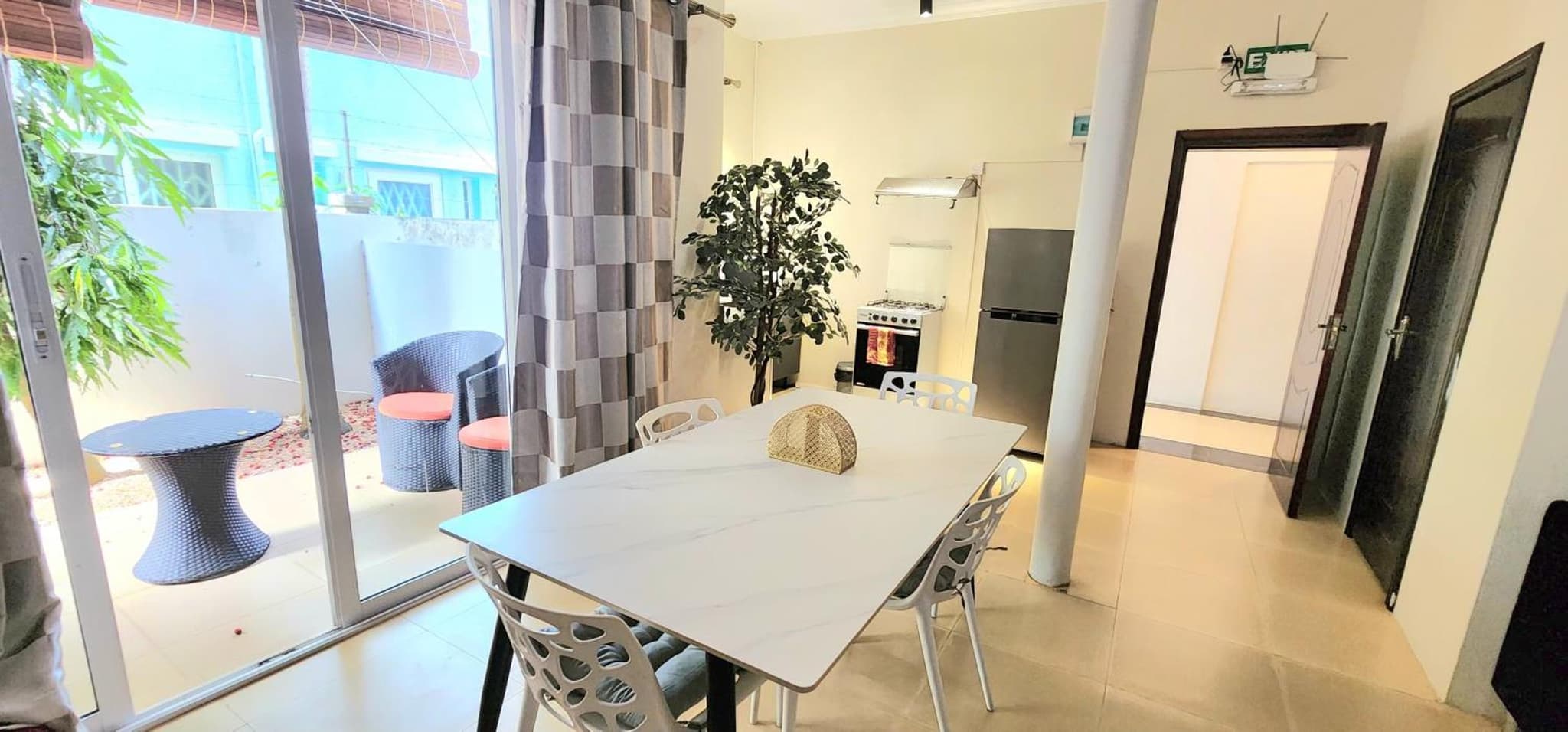 Number 3, Pebble Bay Appartments, Ground floor photo 2