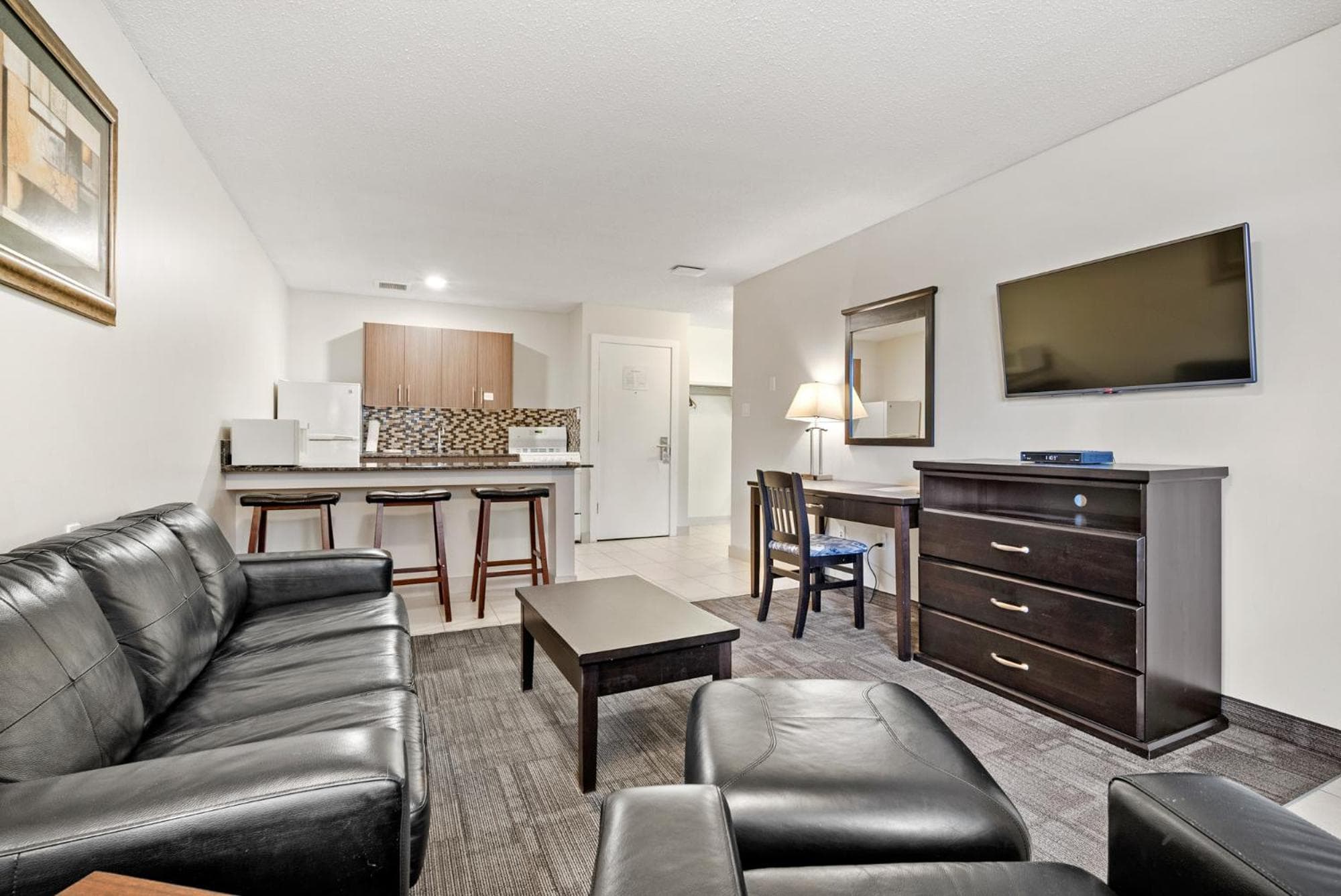 Guest House Inn & Suites photo 4