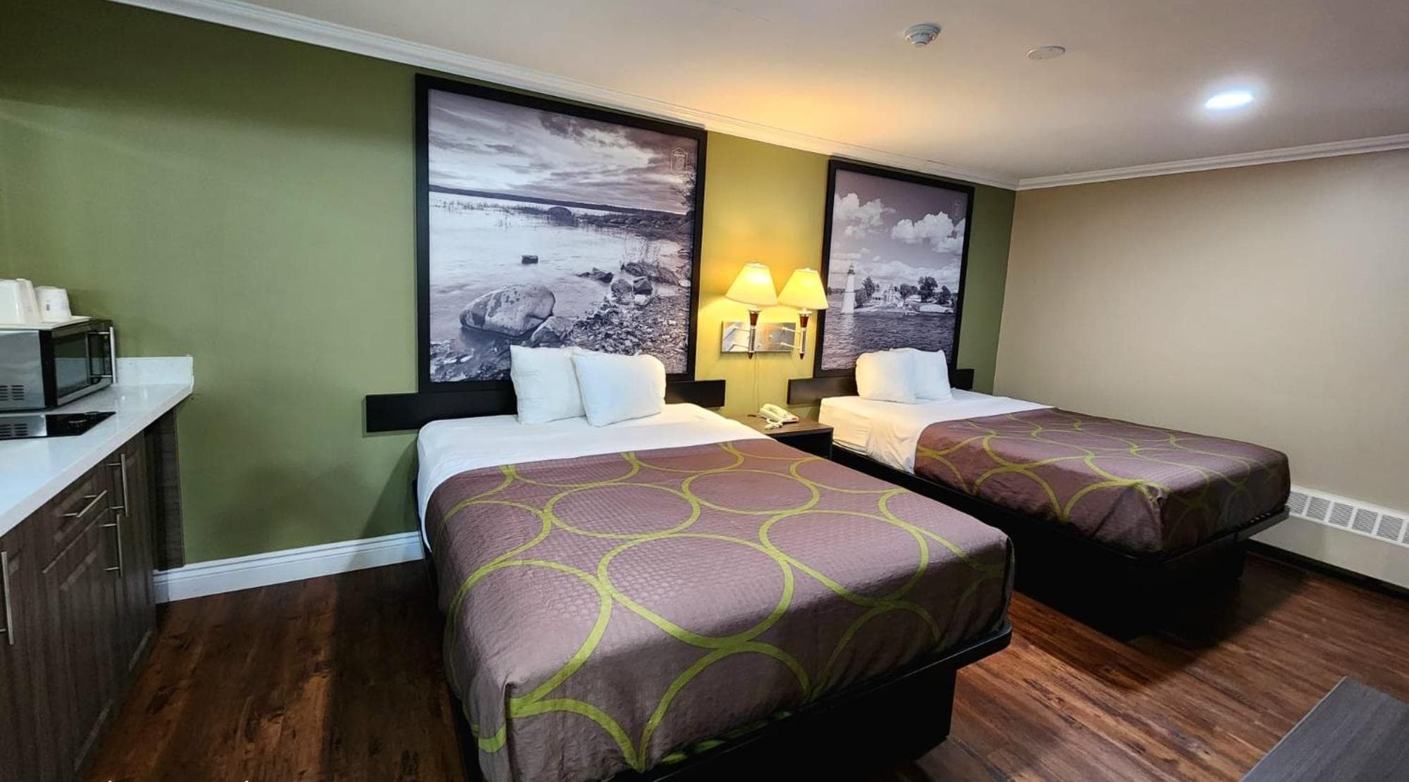 Super 8 by Wyndham Pembroke photo 8